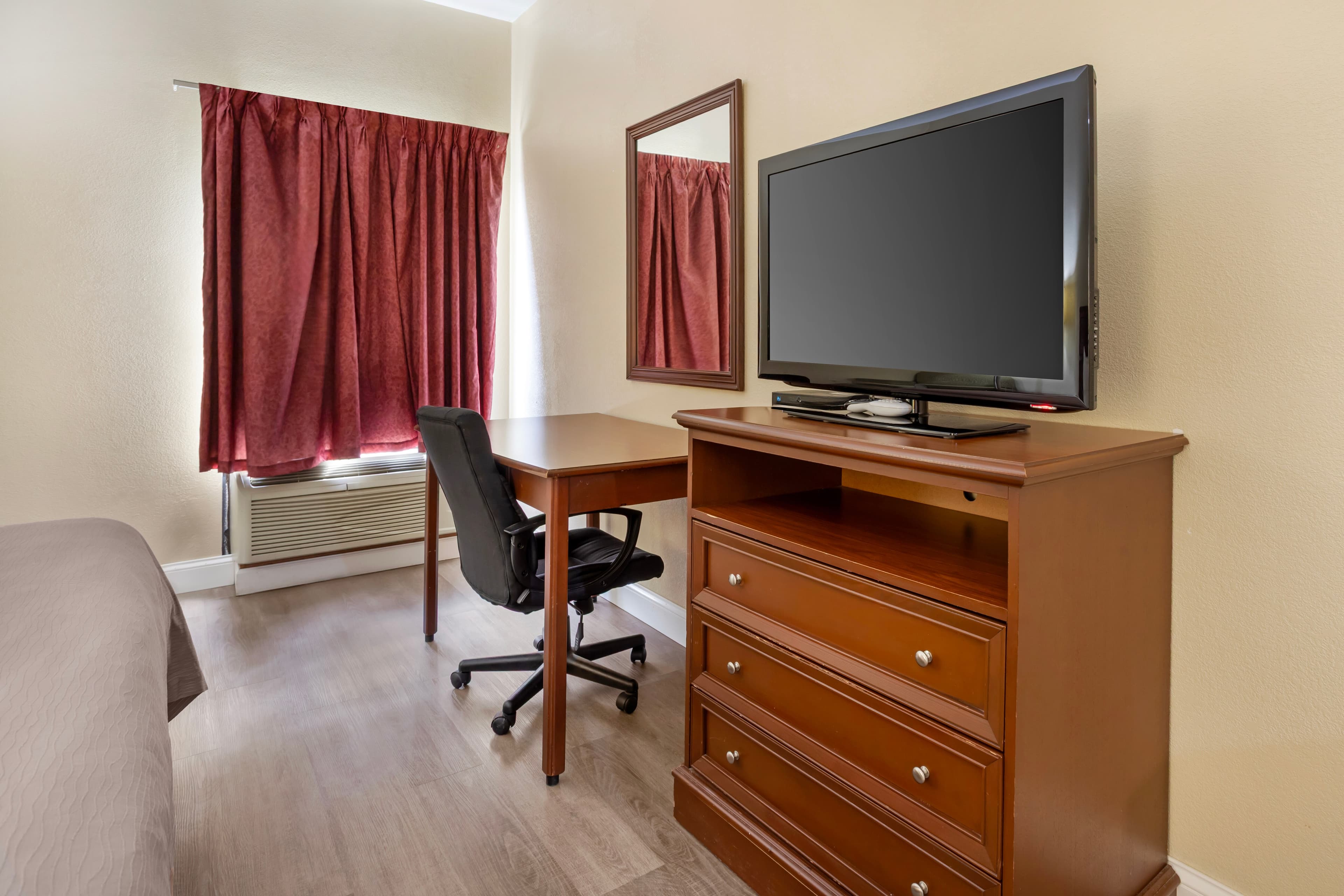 Econo Lodge Newport Smoky Mountains Gateway — 8