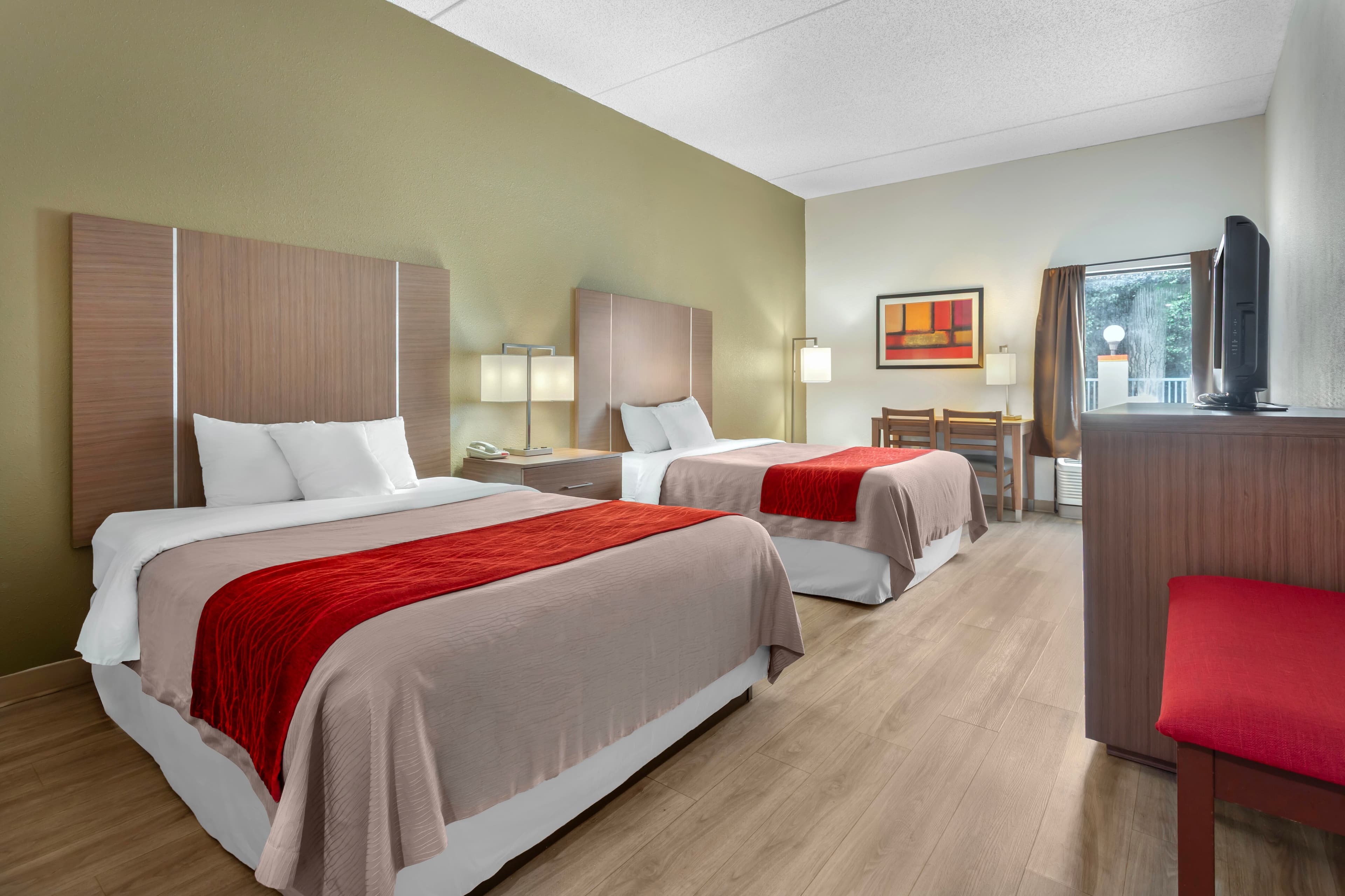 Econo Lodge Newport Smoky Mountains Gateway — 11