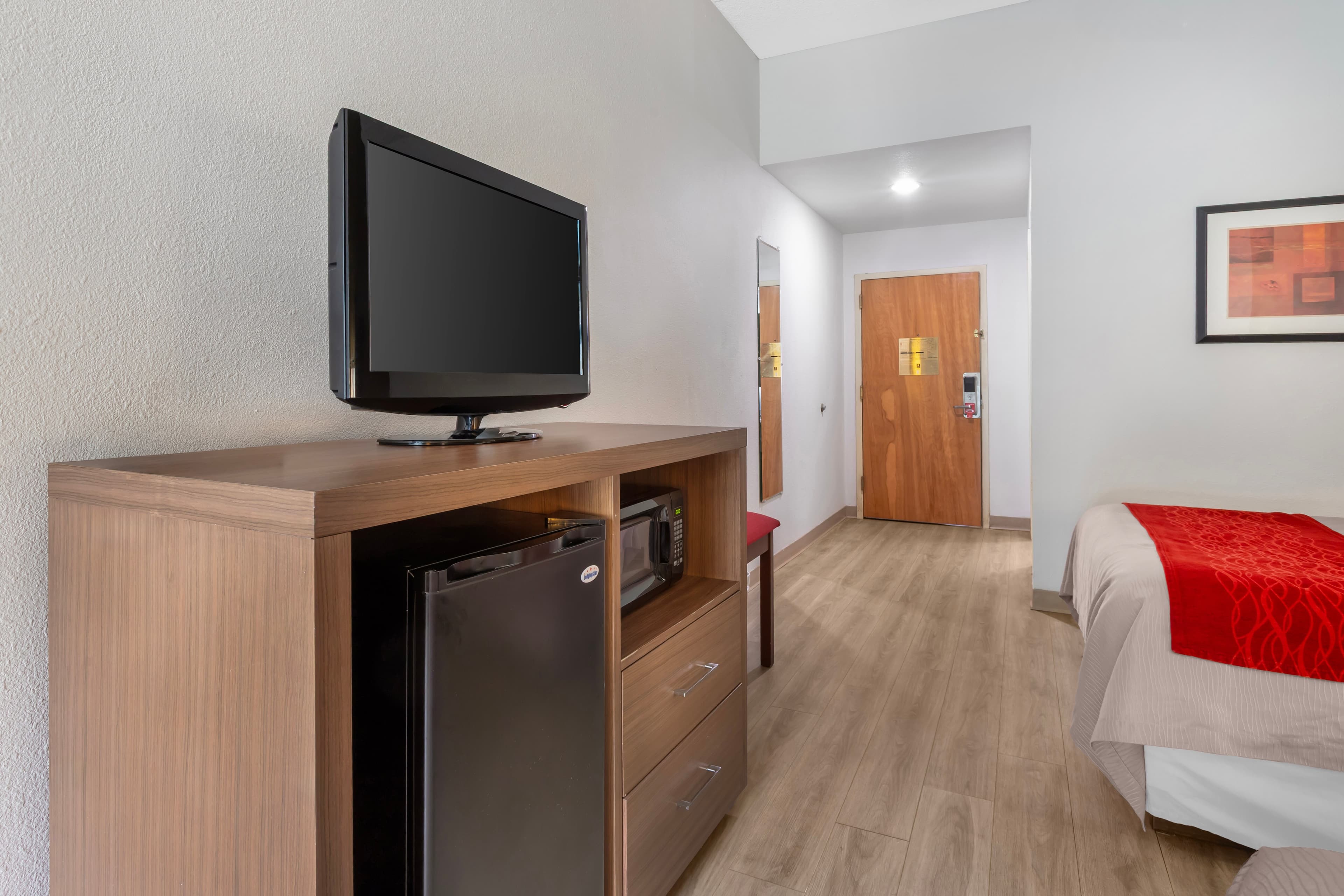 Econo Lodge Newport Smoky Mountains Gateway — 13