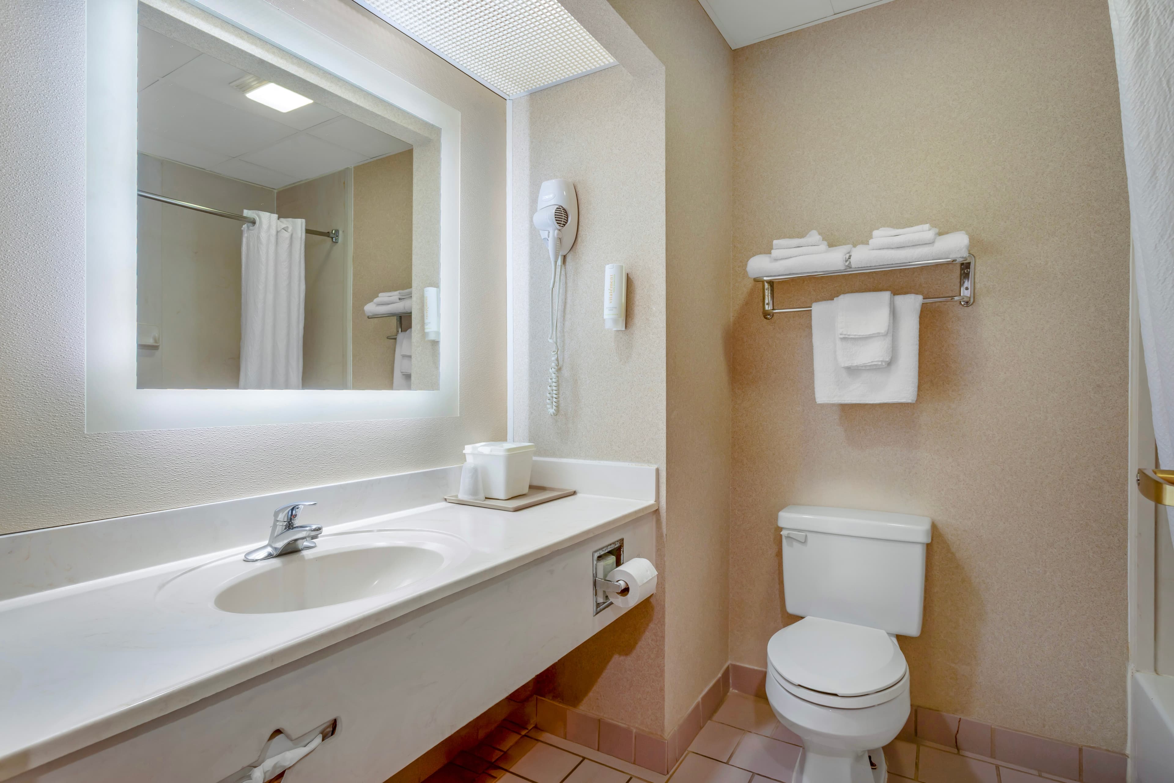 Econo Lodge Newport Smoky Mountains Gateway — 14