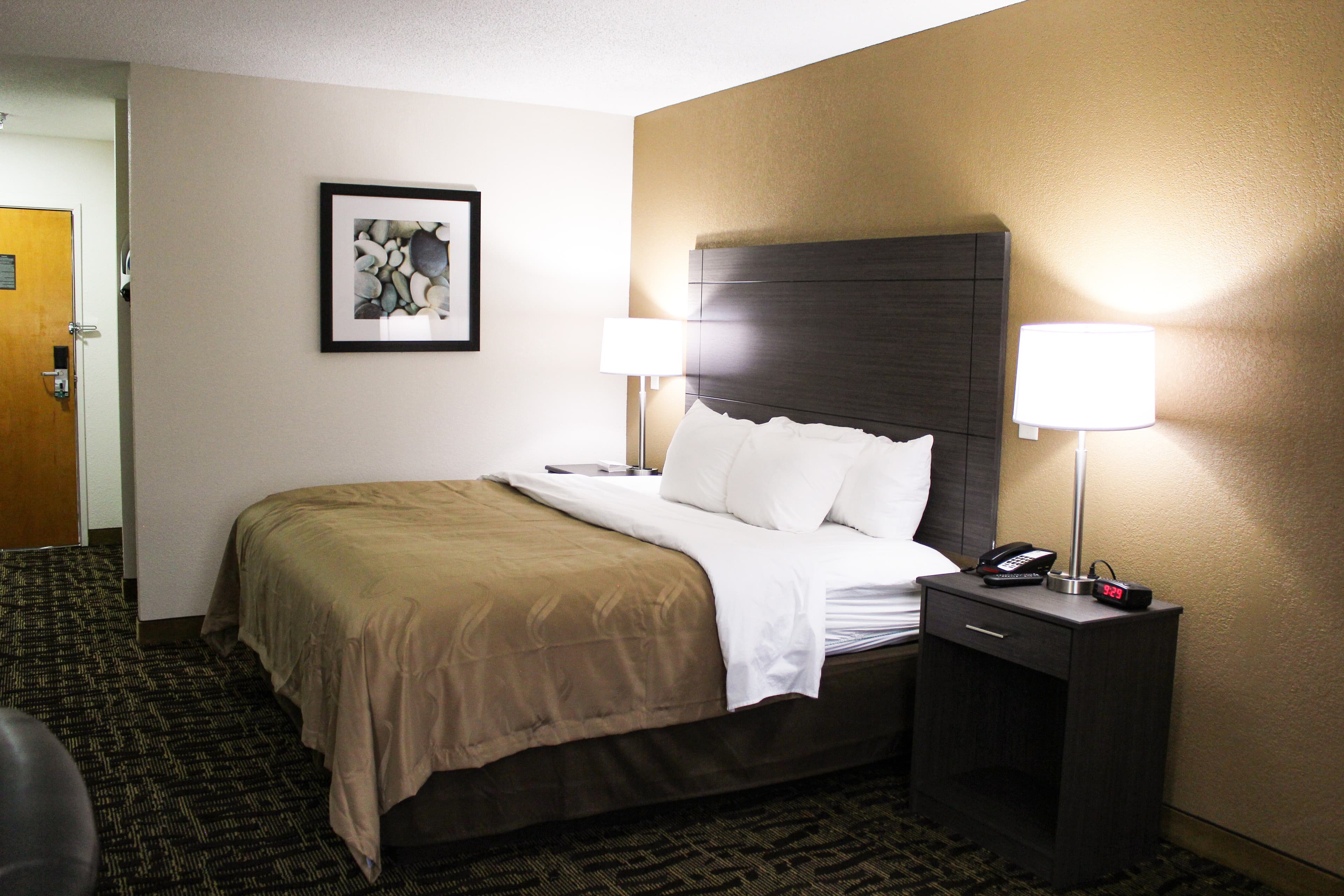 Quality Inn Clinton-Knoxville North - Image 2