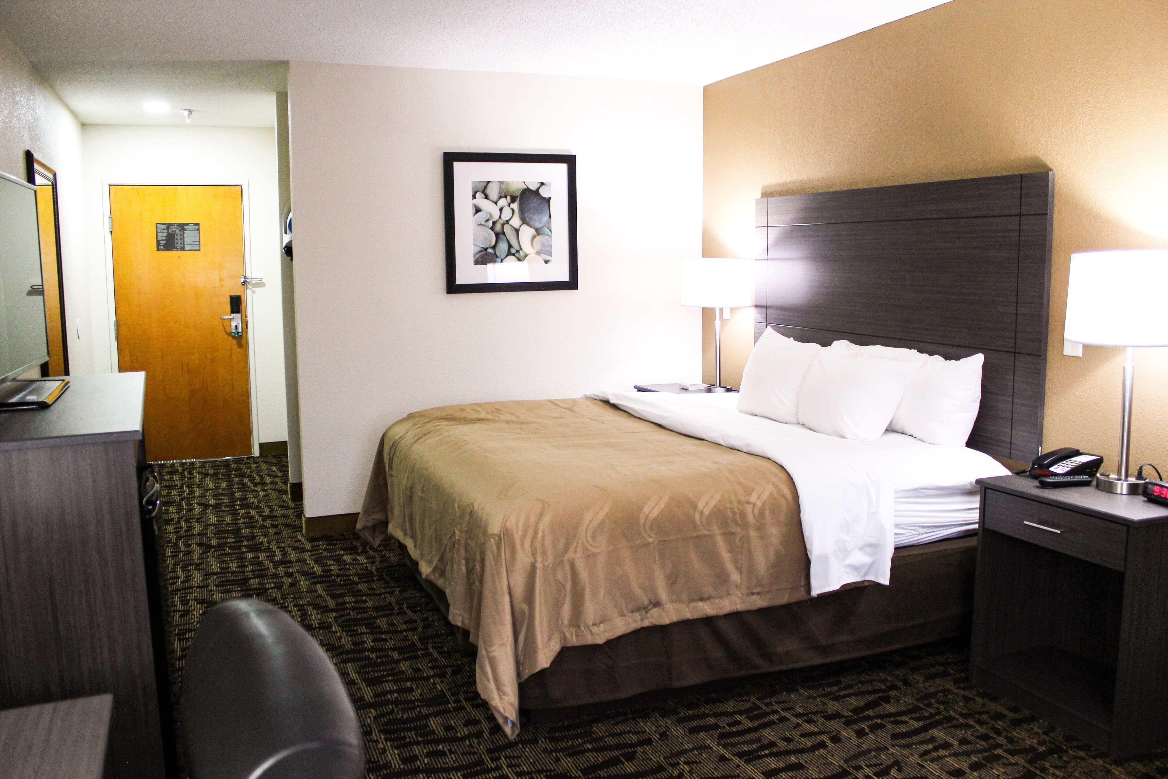 Quality Inn Clinton-Knoxville North - Image 3