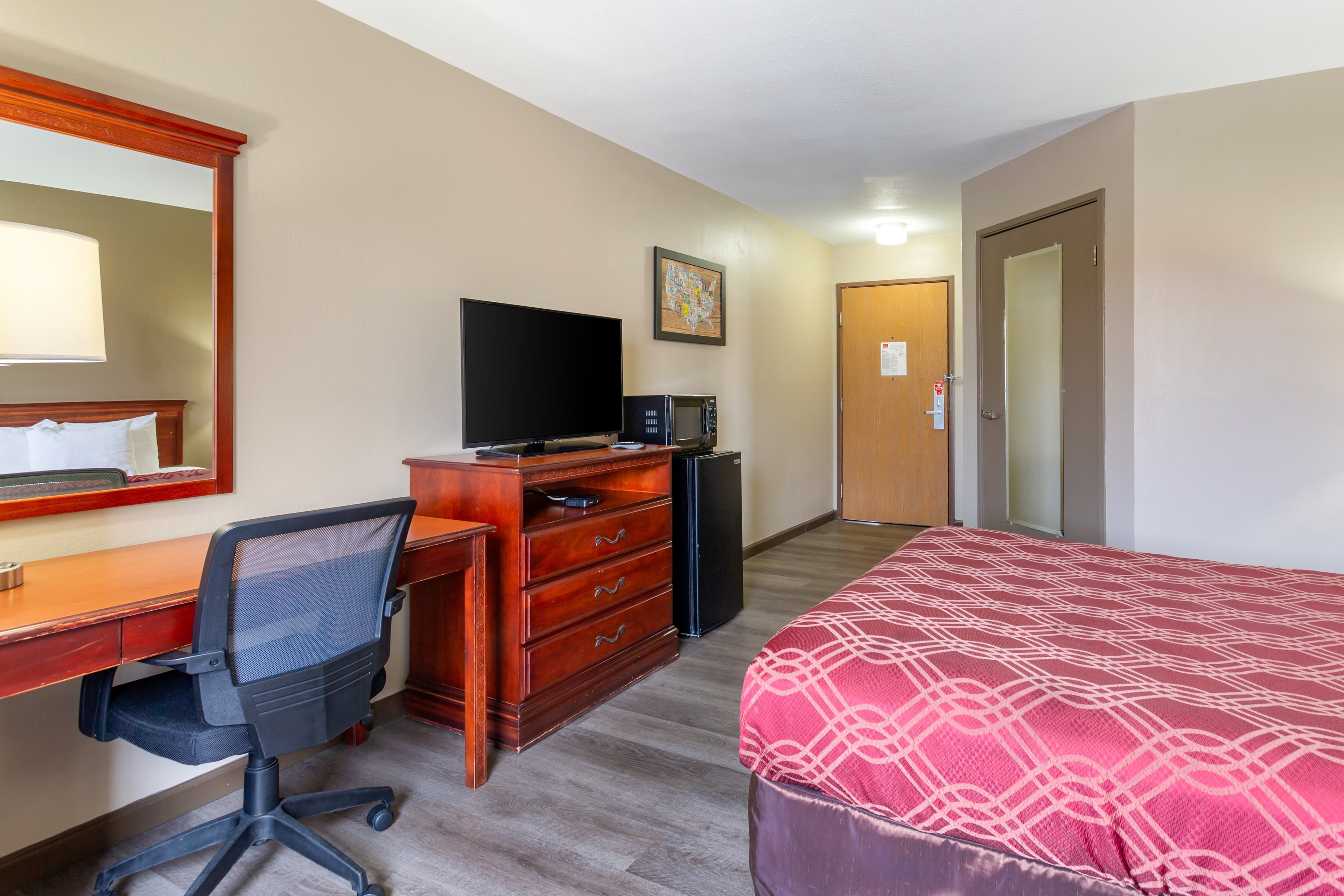 Econo Lodge Inn & Suites Dickson - Image 3
