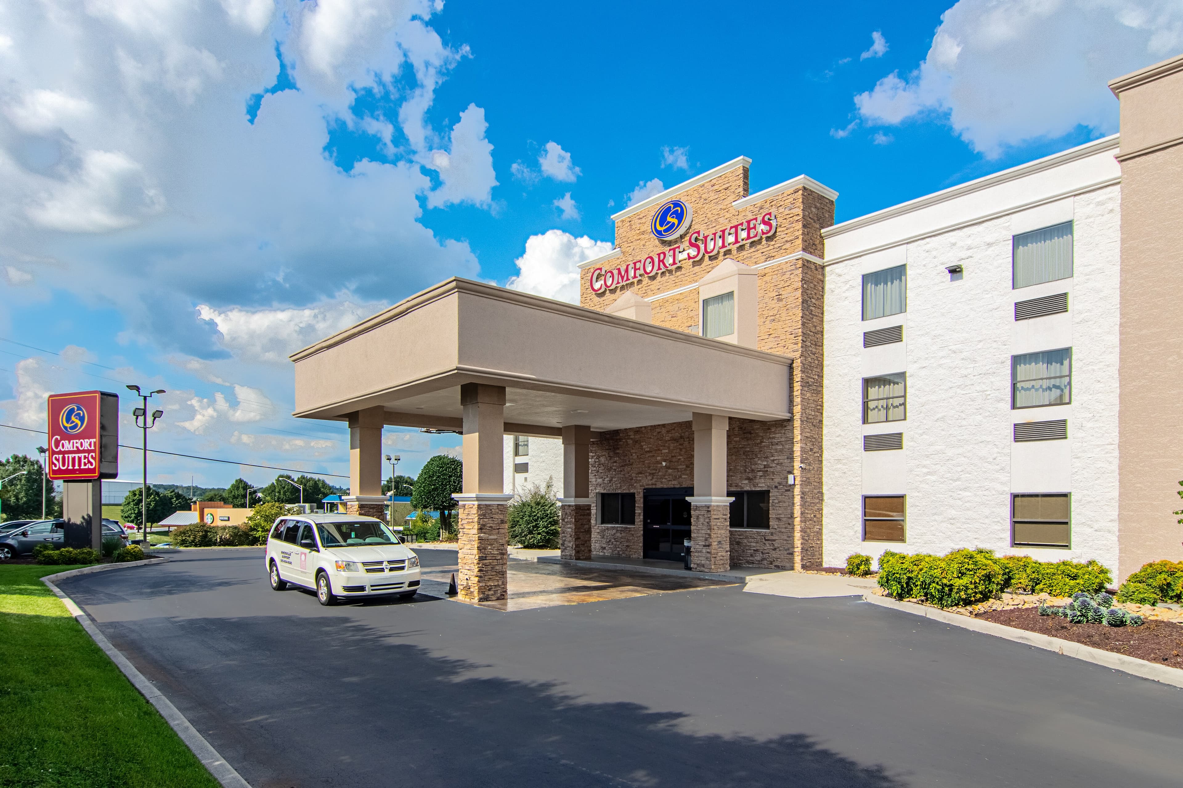 Comfort Suites Knoxville Airport - Image 1