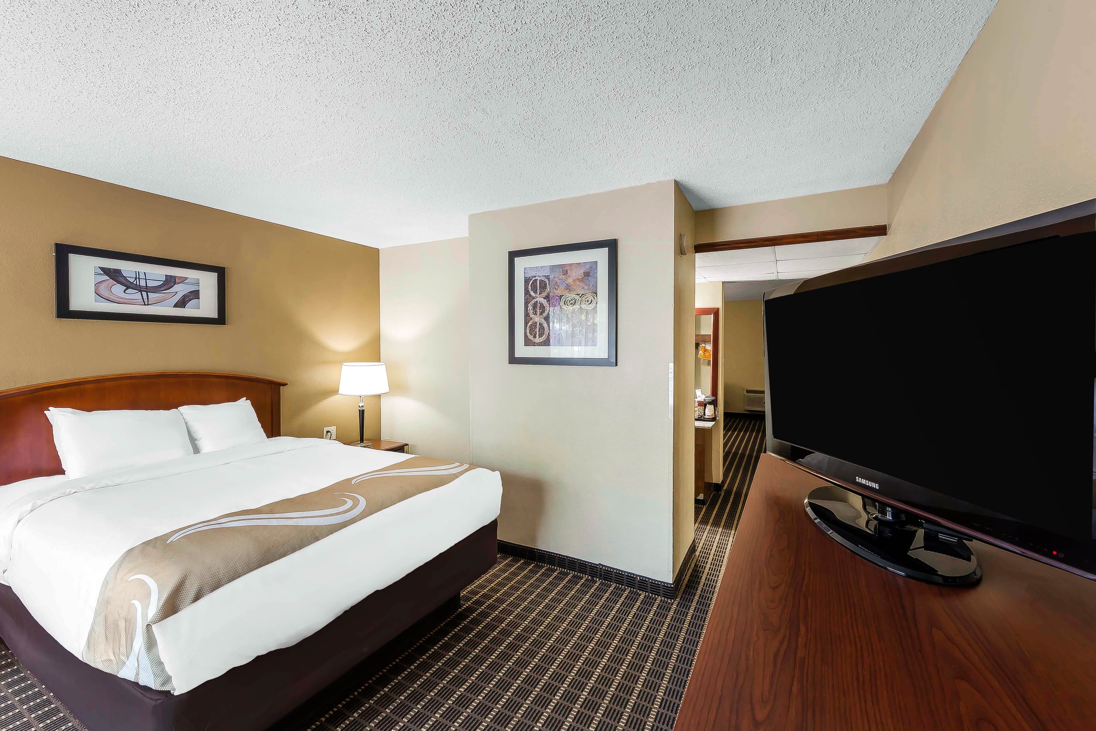 Quality Inn & Suites Sevierville - Pigeon Forge — 10