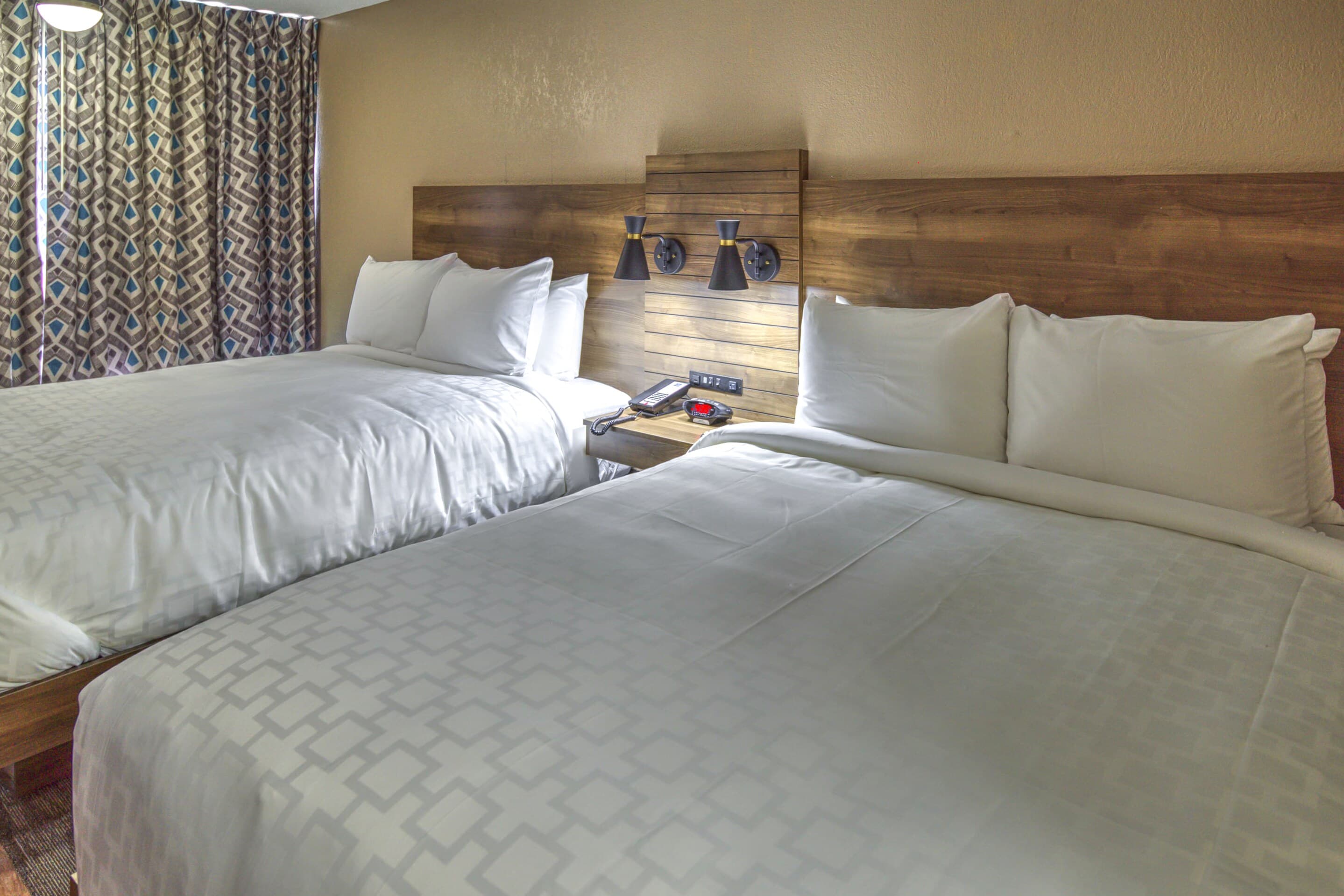 Clarion Pointe Downtown Gatlinburg - Image 5
