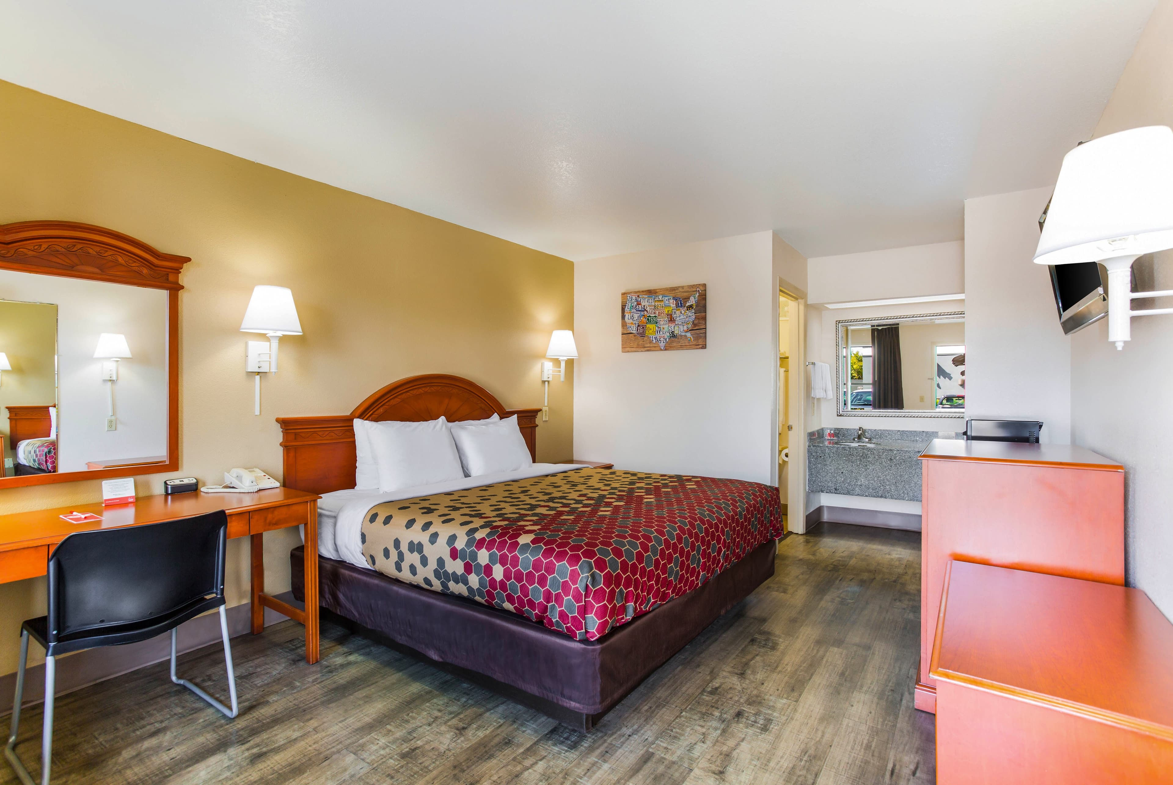 Econo Lodge Lebanon - Image 3