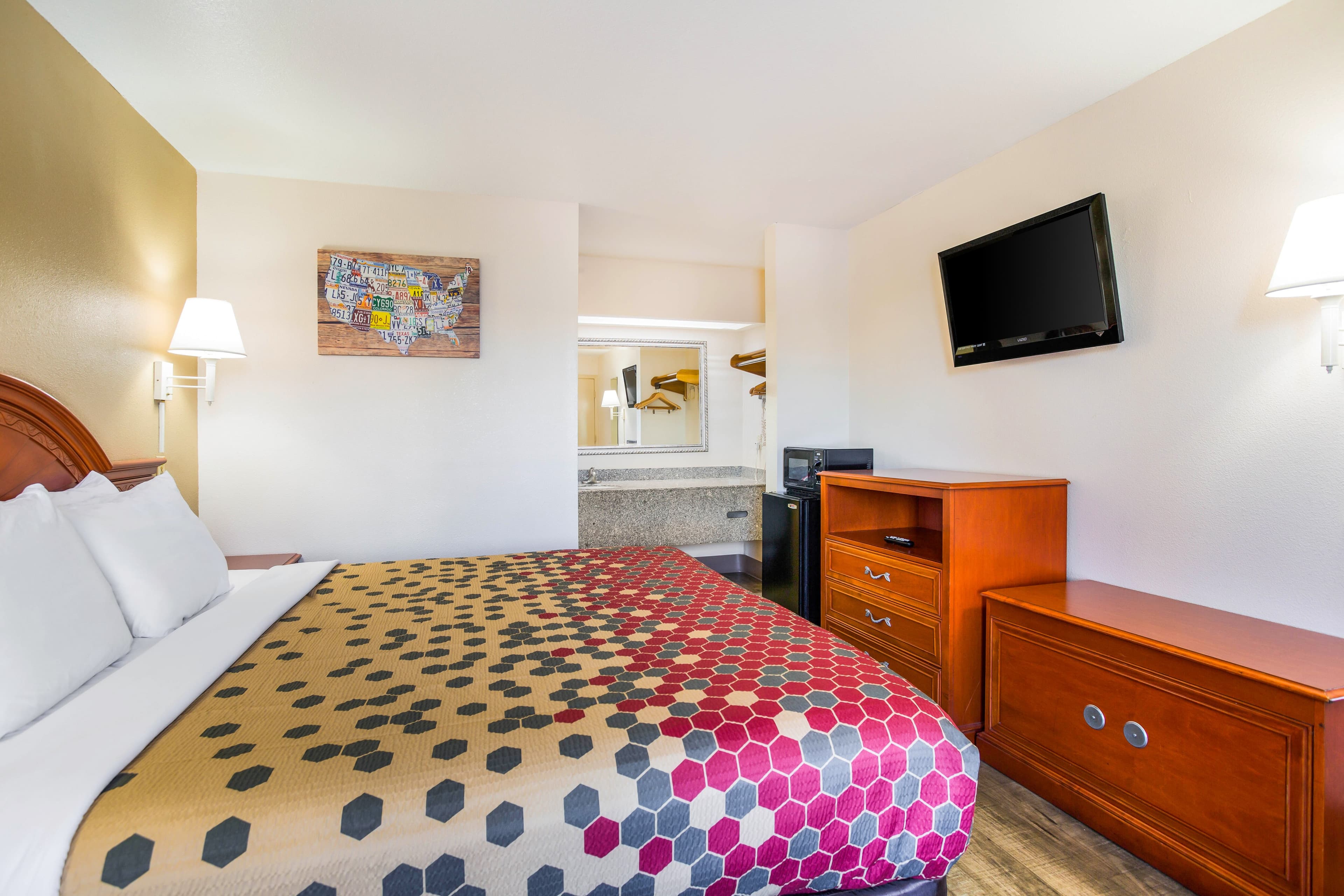 Econo Lodge Lebanon - Image 4