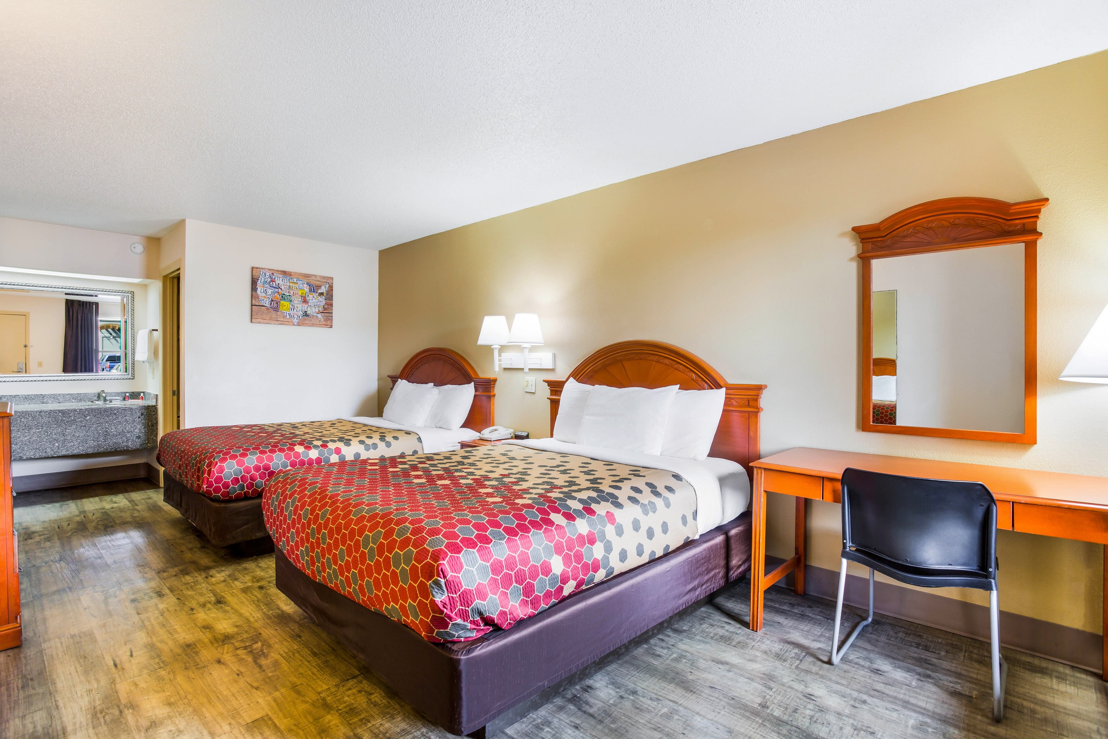 Econo Lodge Lebanon — 6