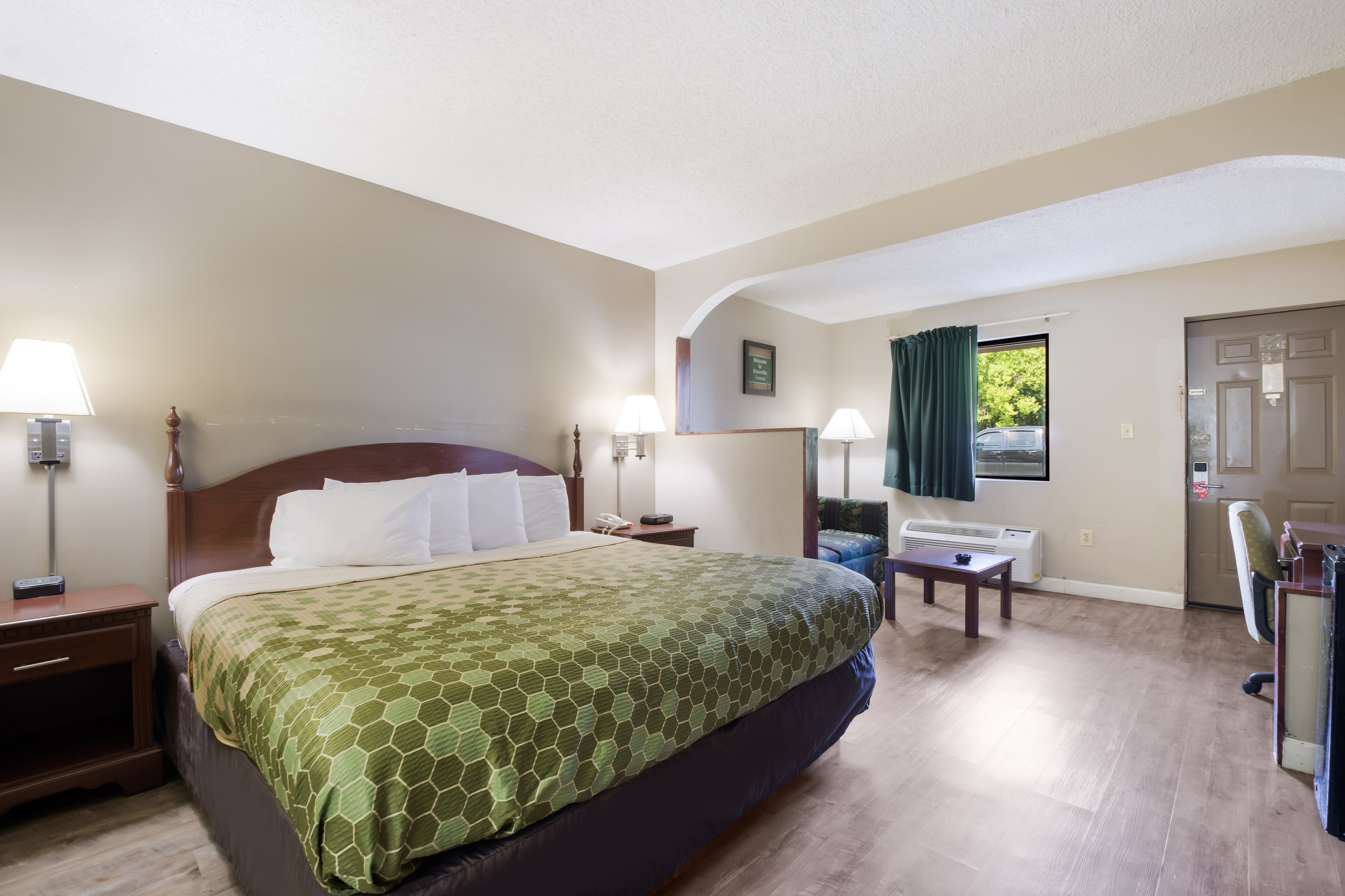 Econo Lodge Inn & Suites Knoxville East — 21