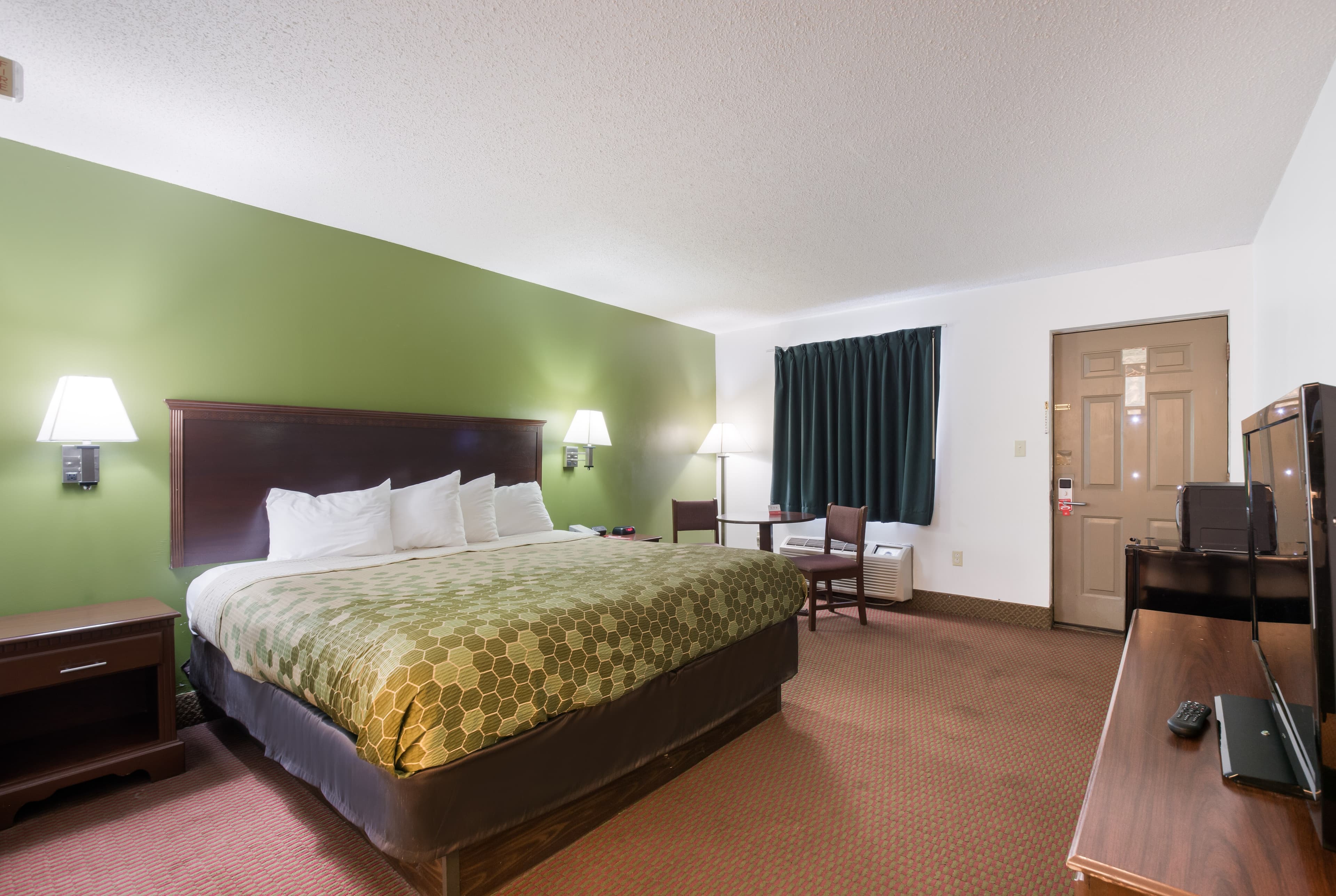 Econo Lodge Inn & Suites Knoxville East - Image 5