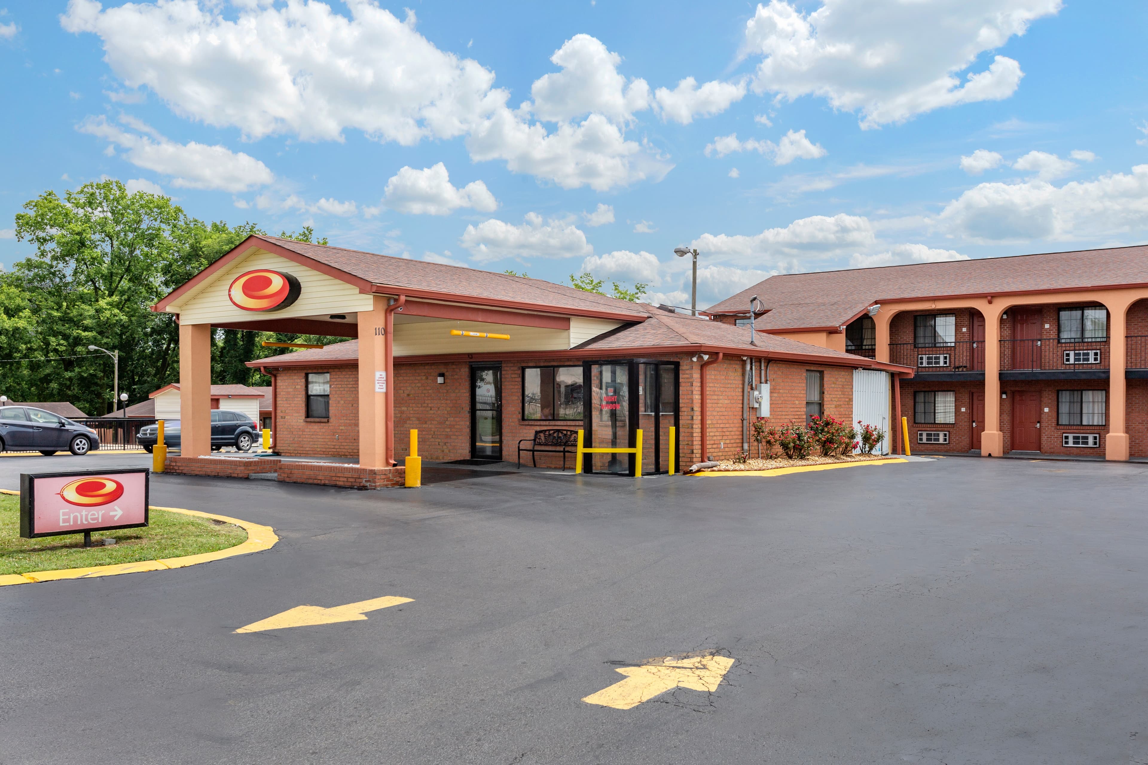 Econo Lodge Nashville North - Image 1