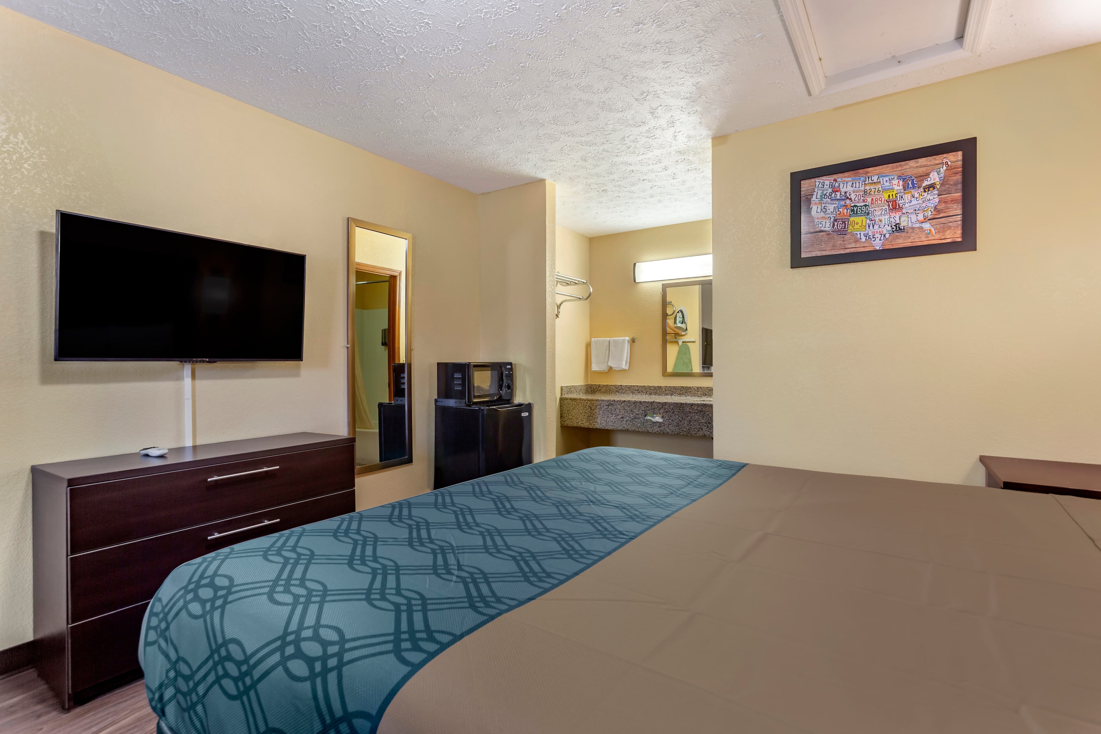 Econo Lodge Nashville North - Image 5