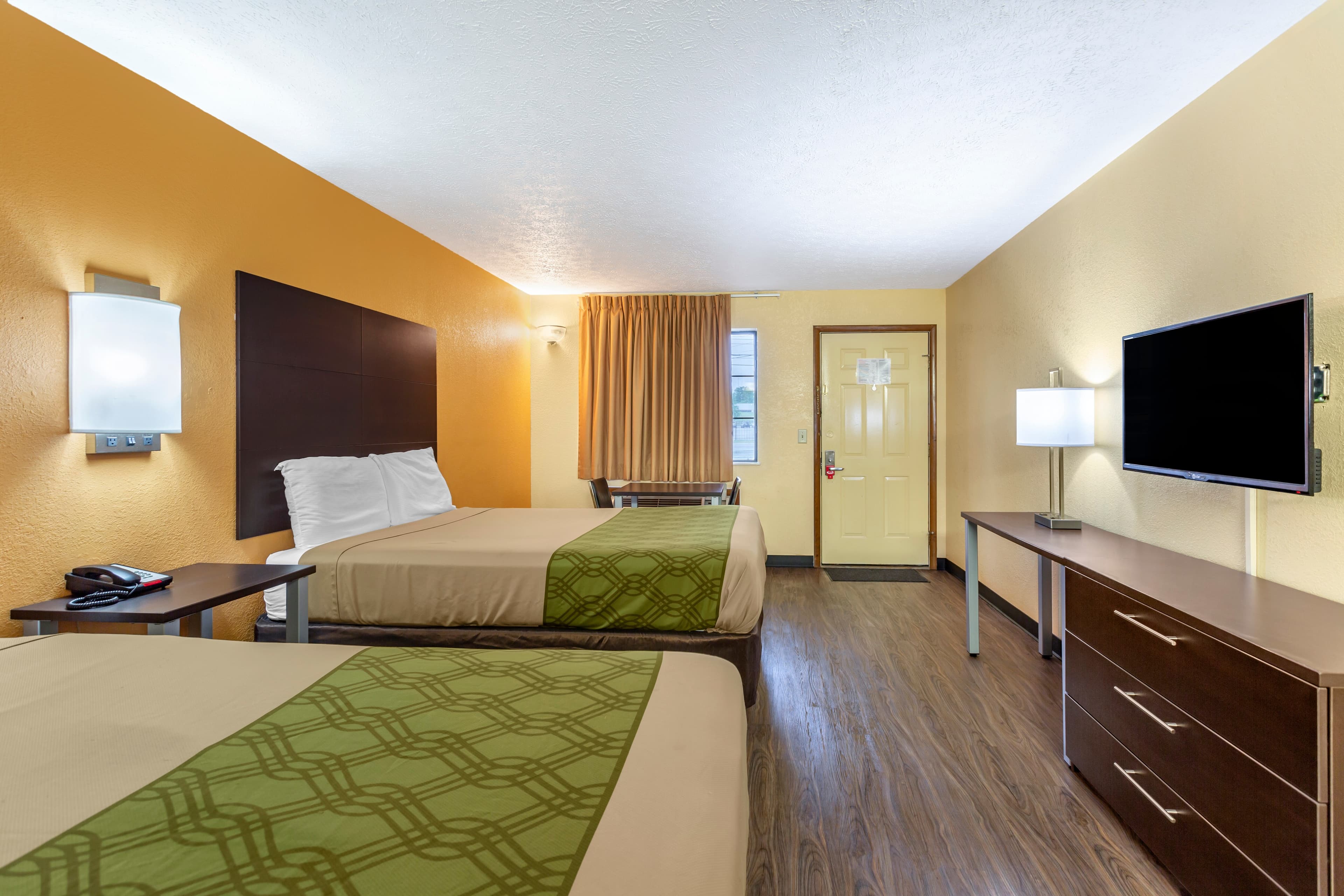 Econo Lodge Nashville North — 9