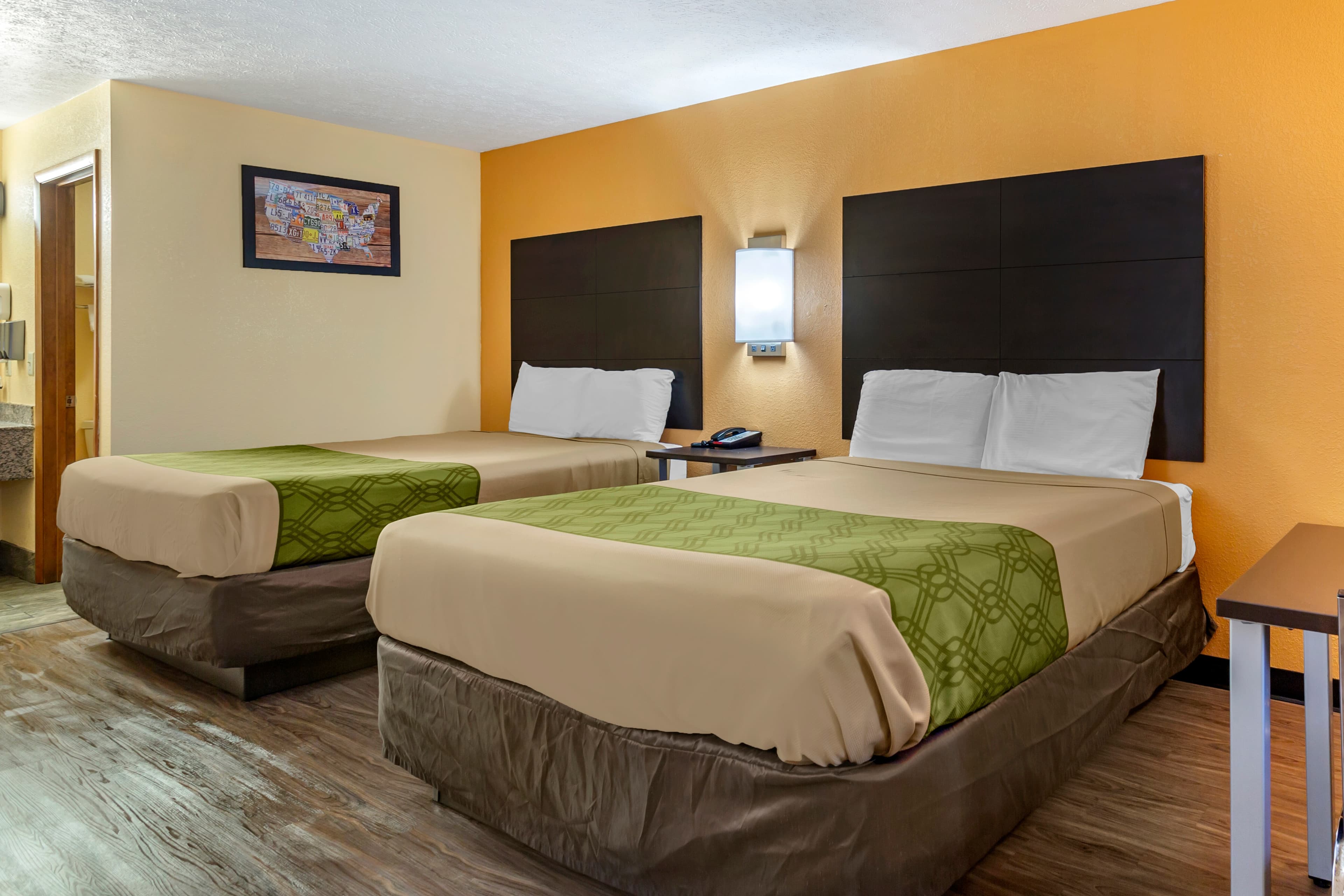 Econo Lodge Nashville North — 10