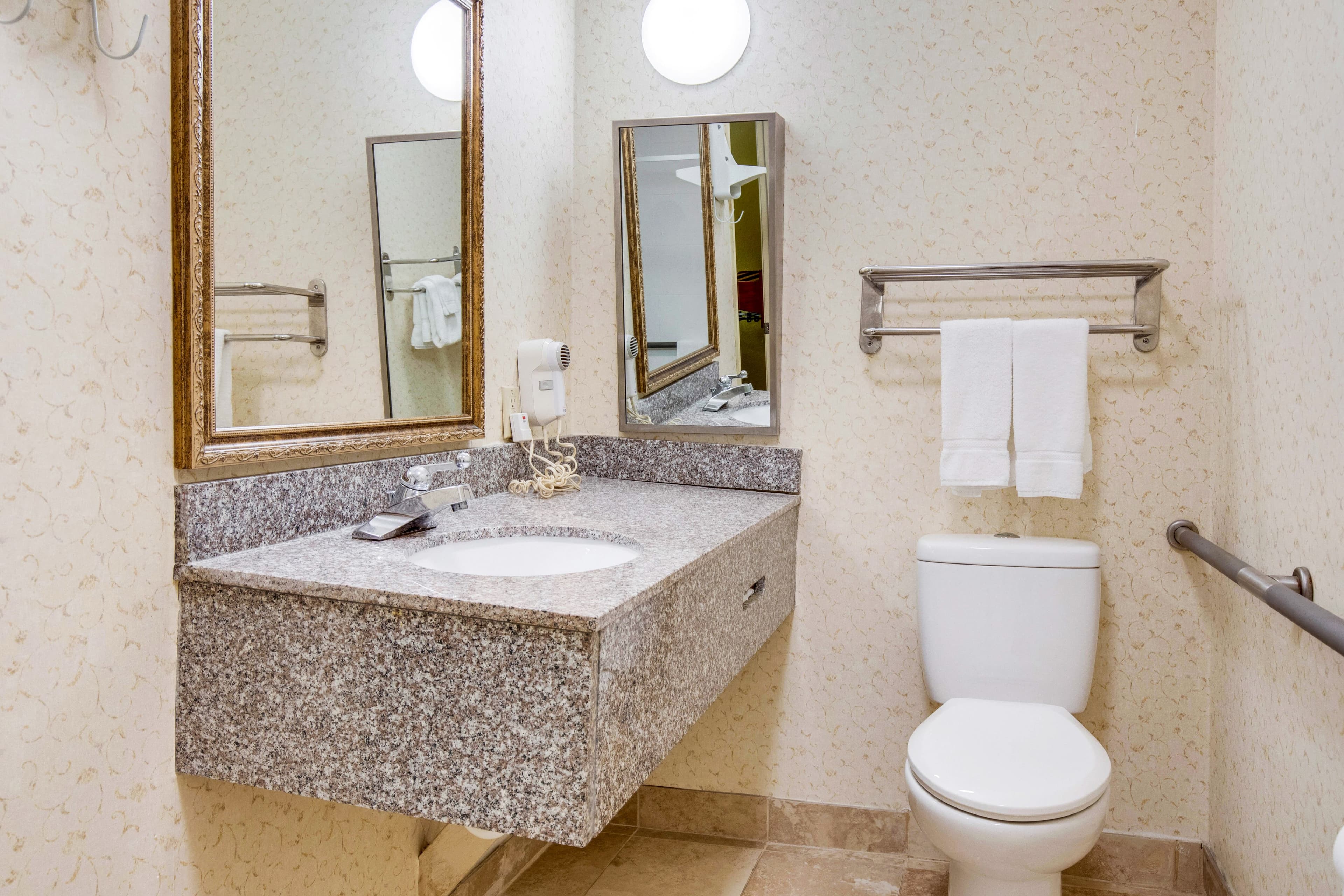 Econo Lodge Lenoir City - Knoxville Area - Image 5