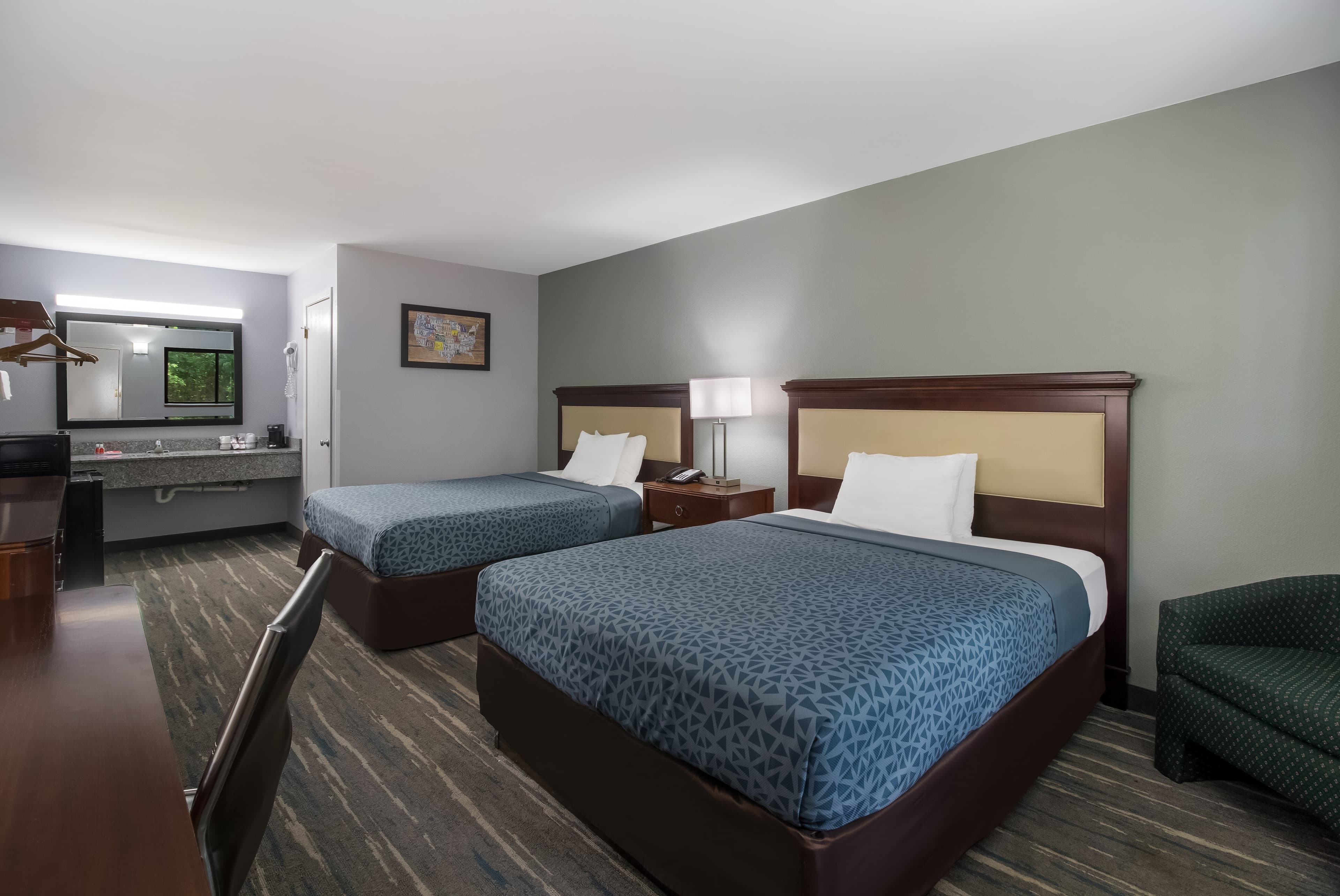 Econo Lodge Martin — 15