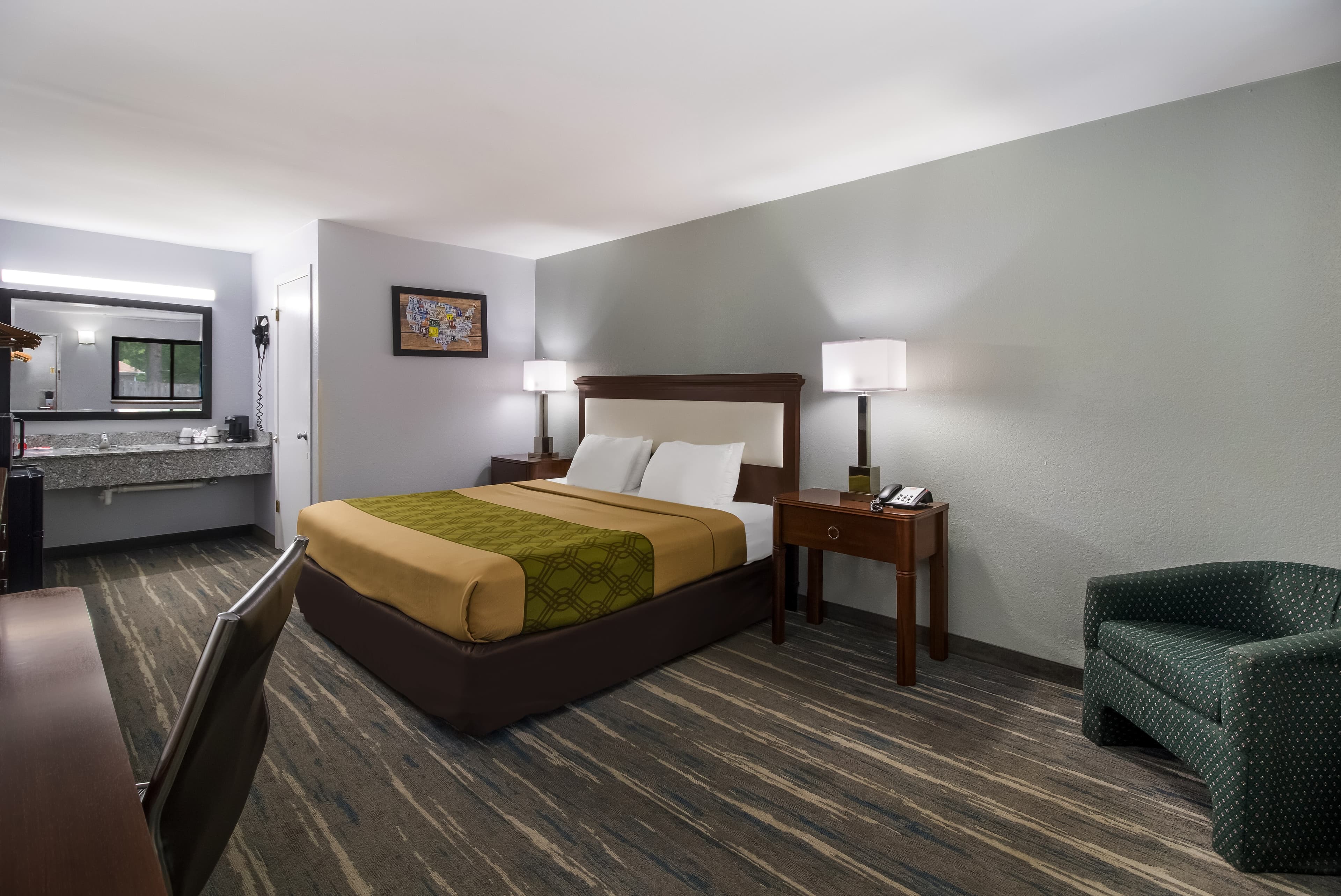 Econo Lodge Martin — 6