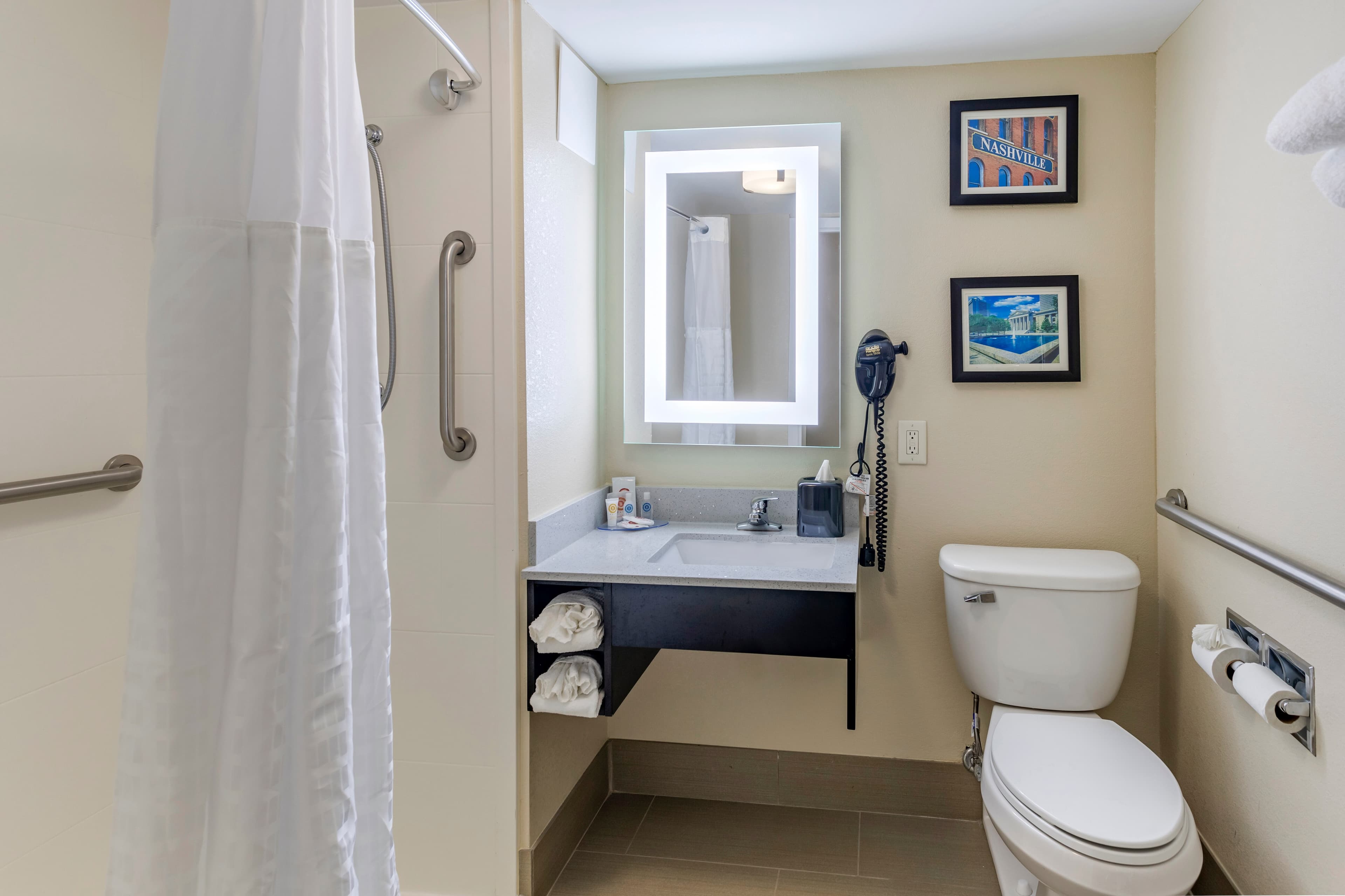 Comfort Inn Nashville - Opryland Area - Image 5