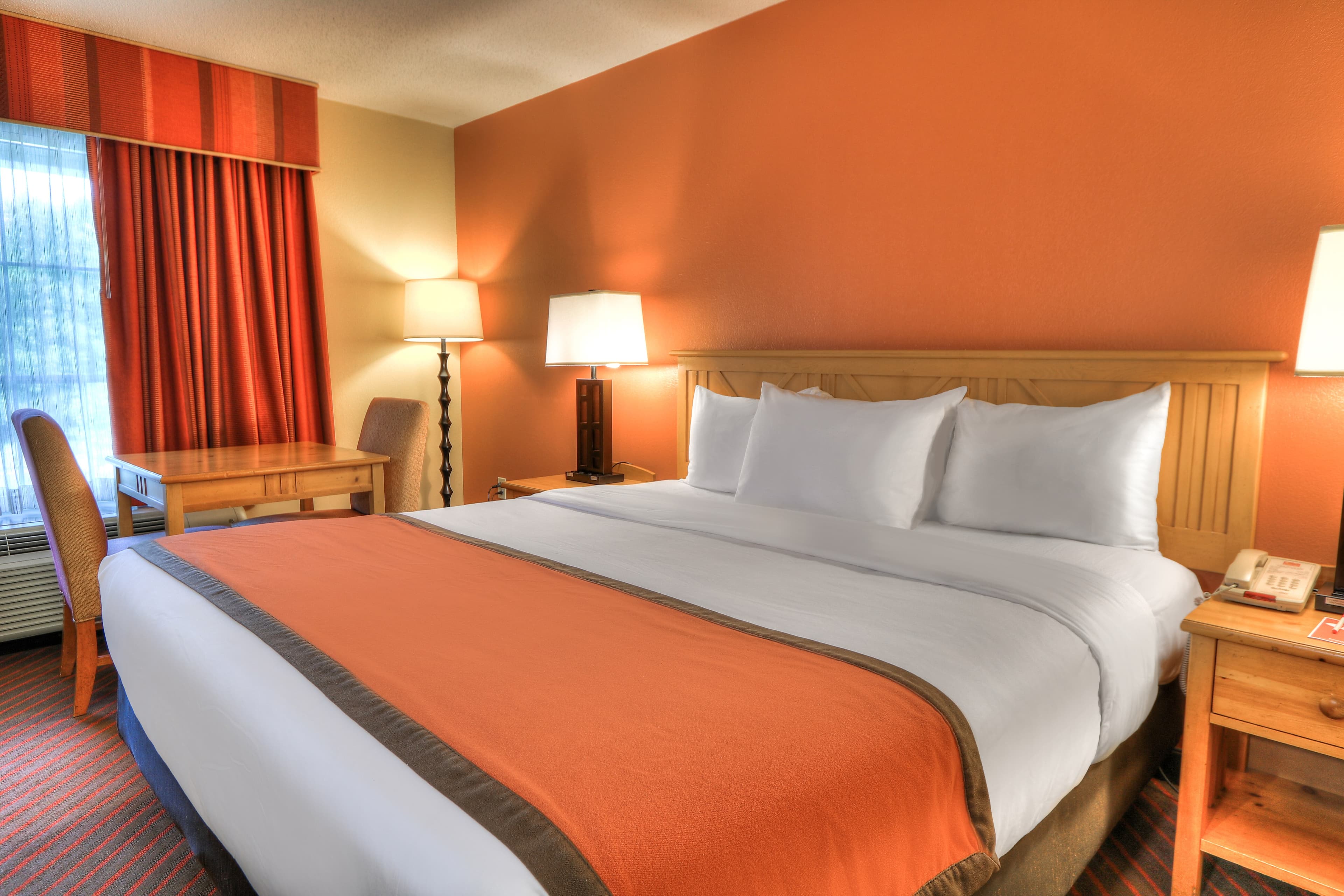 Econo Lodge Pigeon Forge Riverside - Image 2