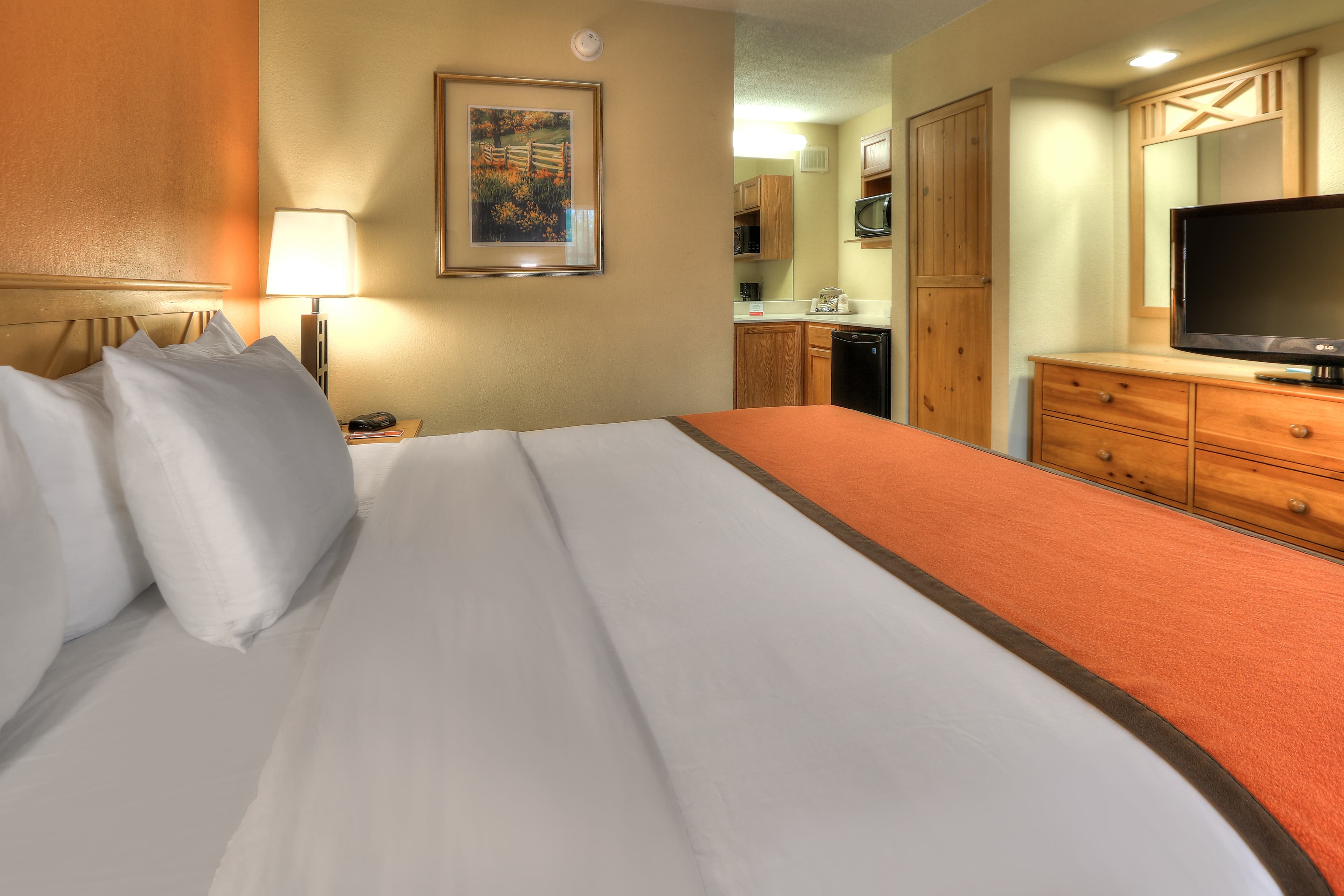 Econo Lodge Pigeon Forge Riverside — 11