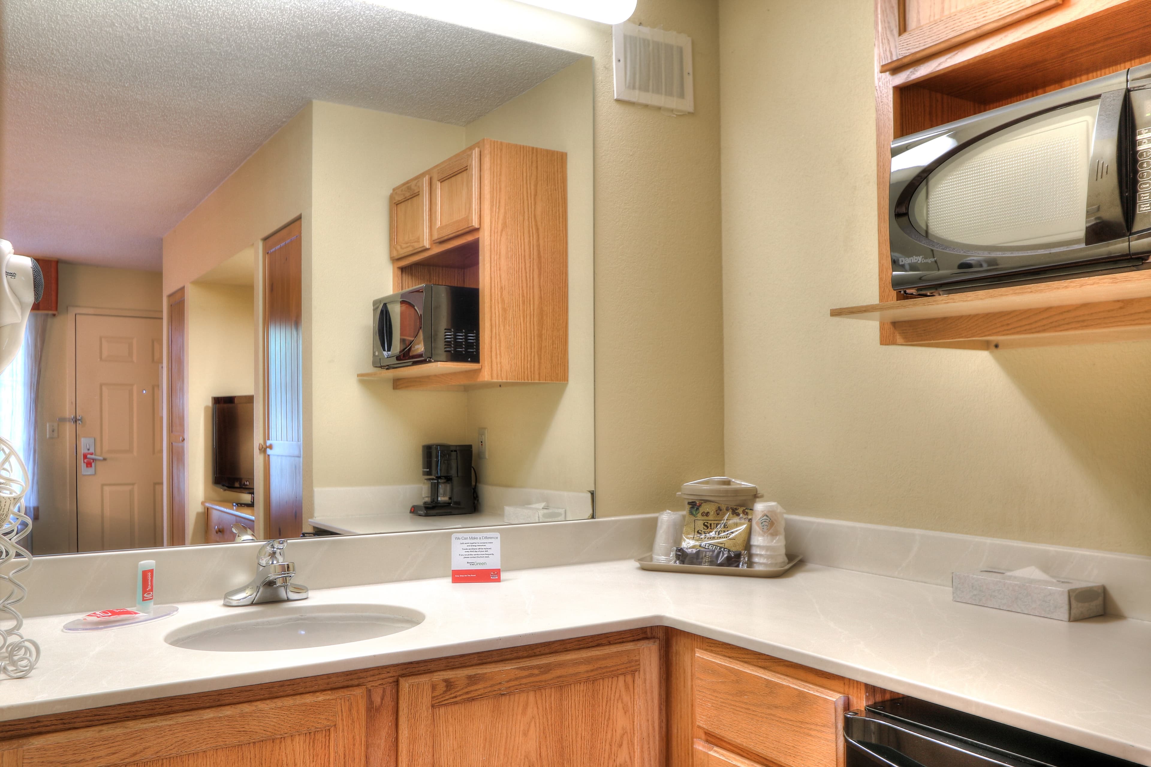 Econo Lodge Pigeon Forge Riverside — 12