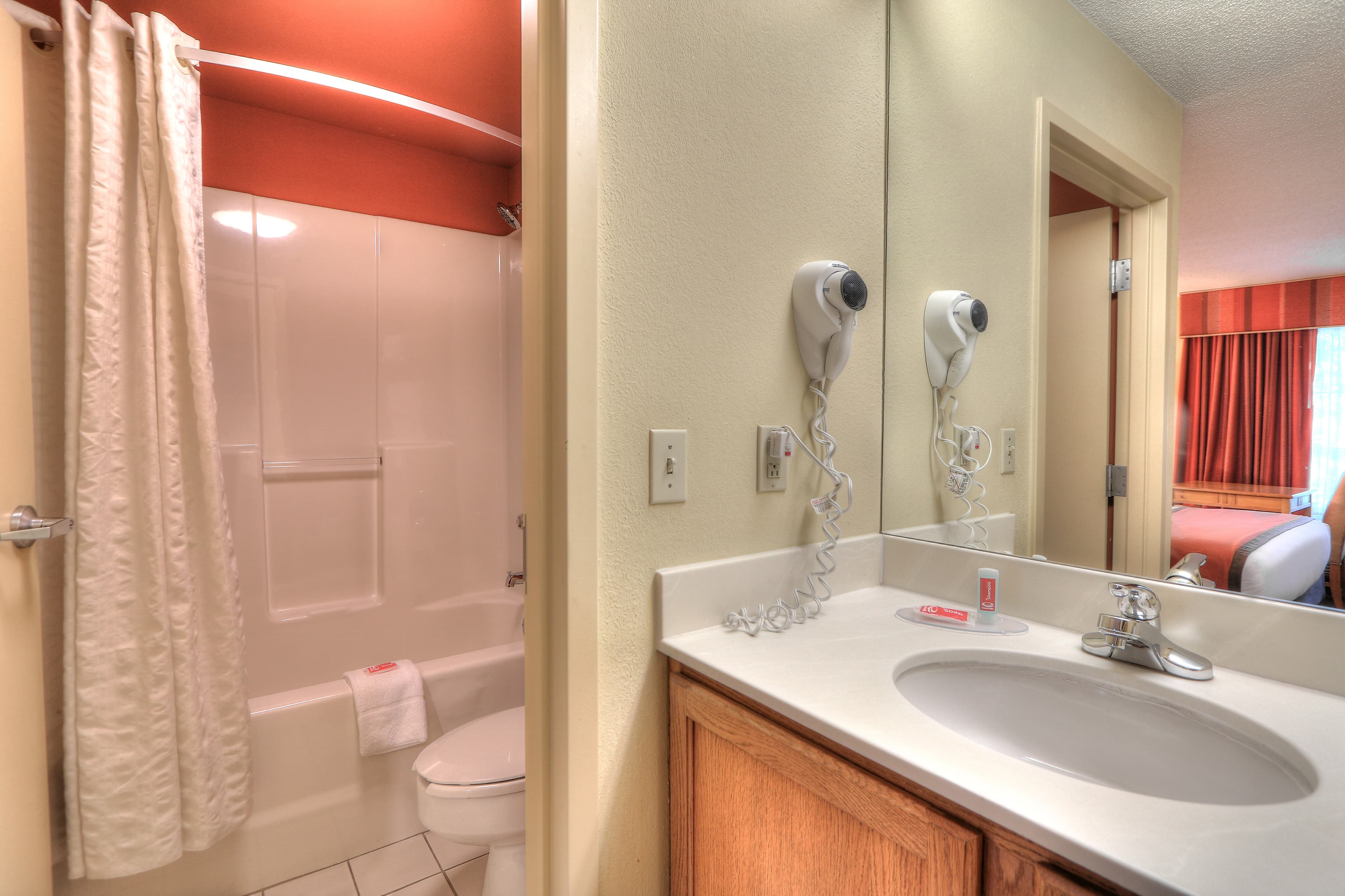 Econo Lodge Pigeon Forge Riverside — 45