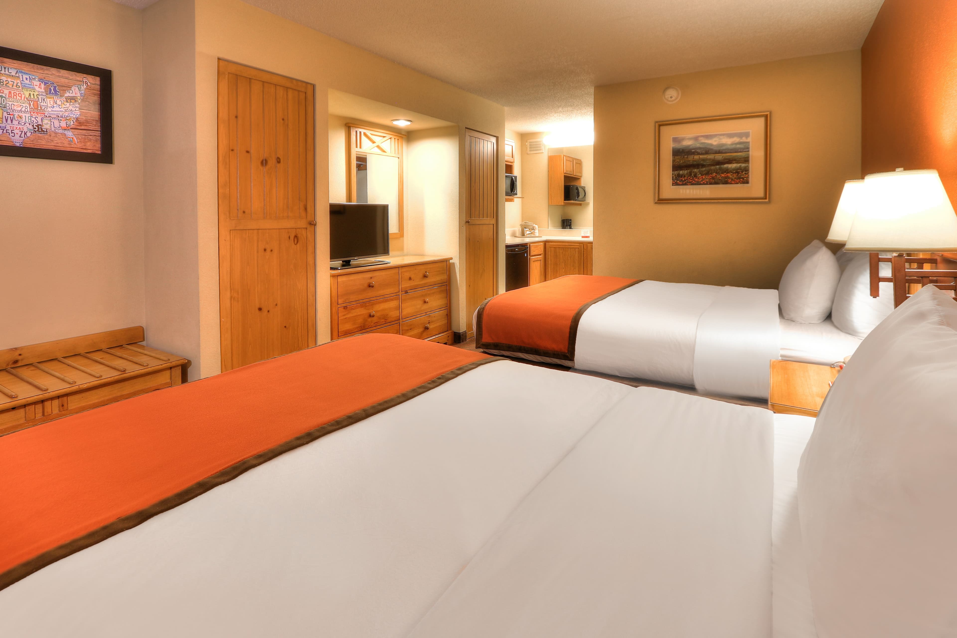 Econo Lodge Pigeon Forge Riverside — 113