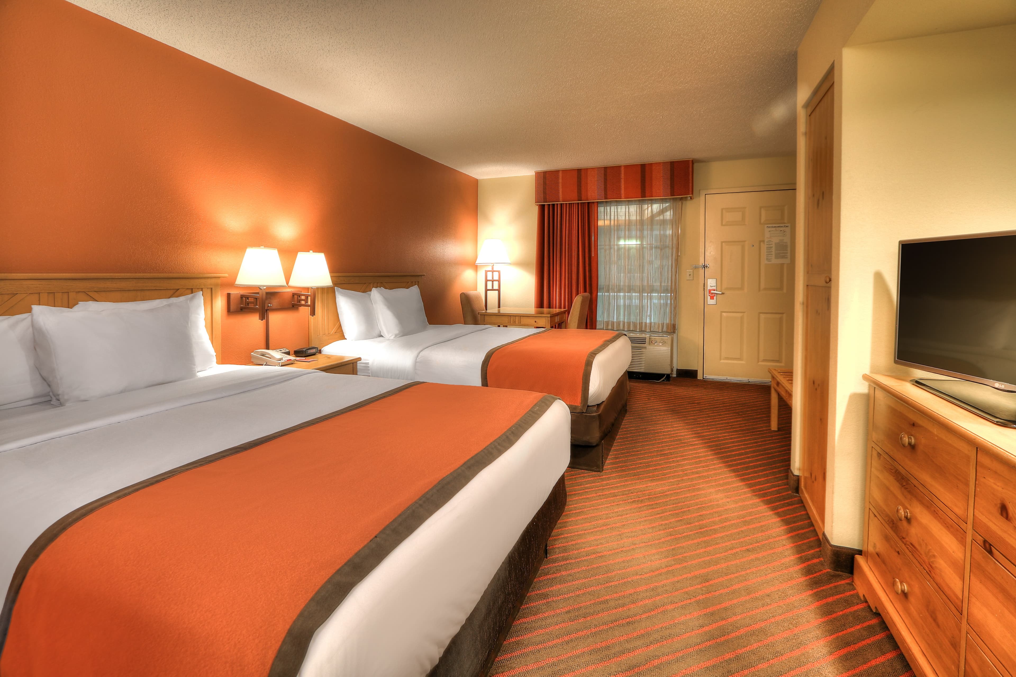 Econo Lodge Pigeon Forge Riverside — 114