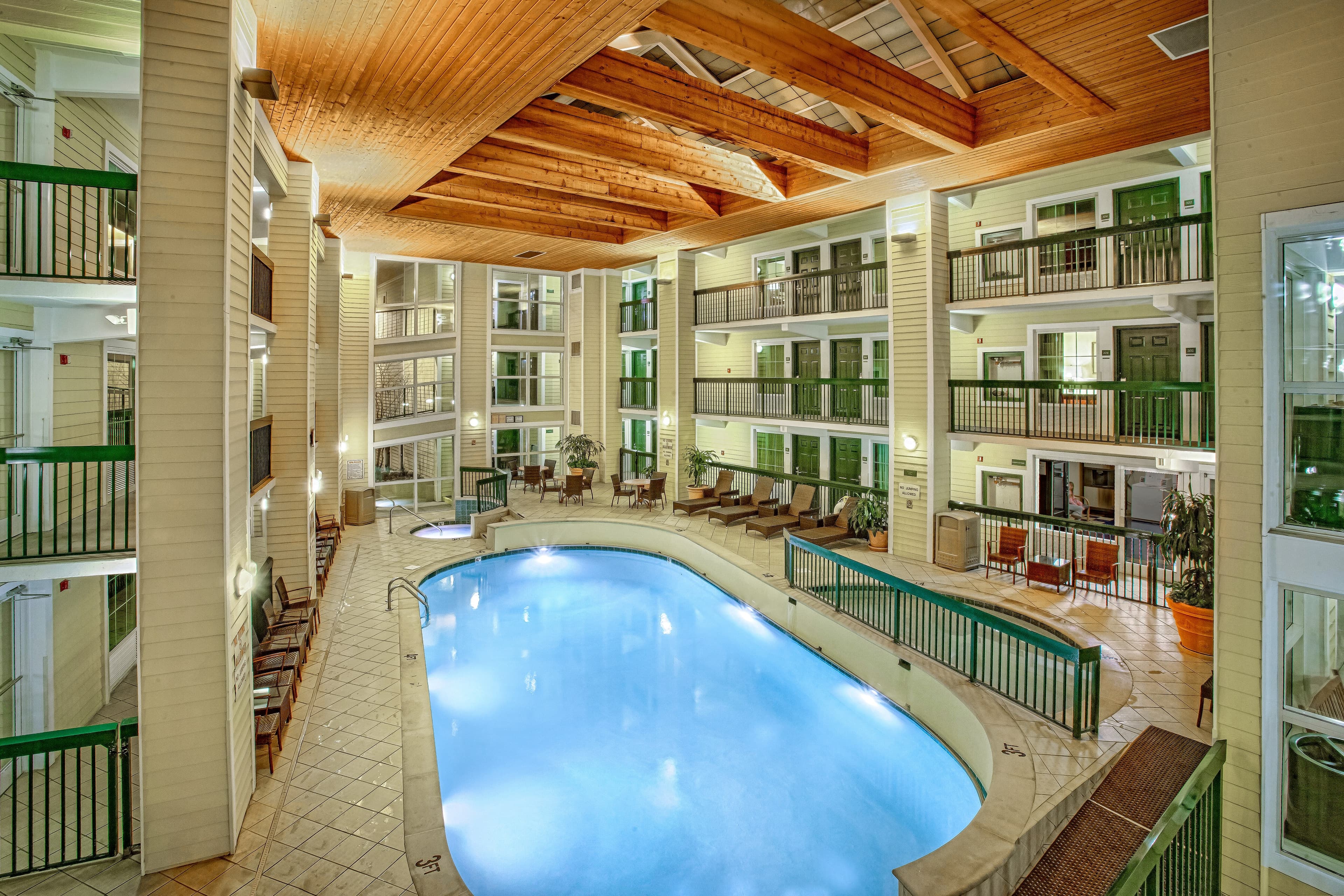 Econo Lodge Pigeon Forge Riverside - Image 1