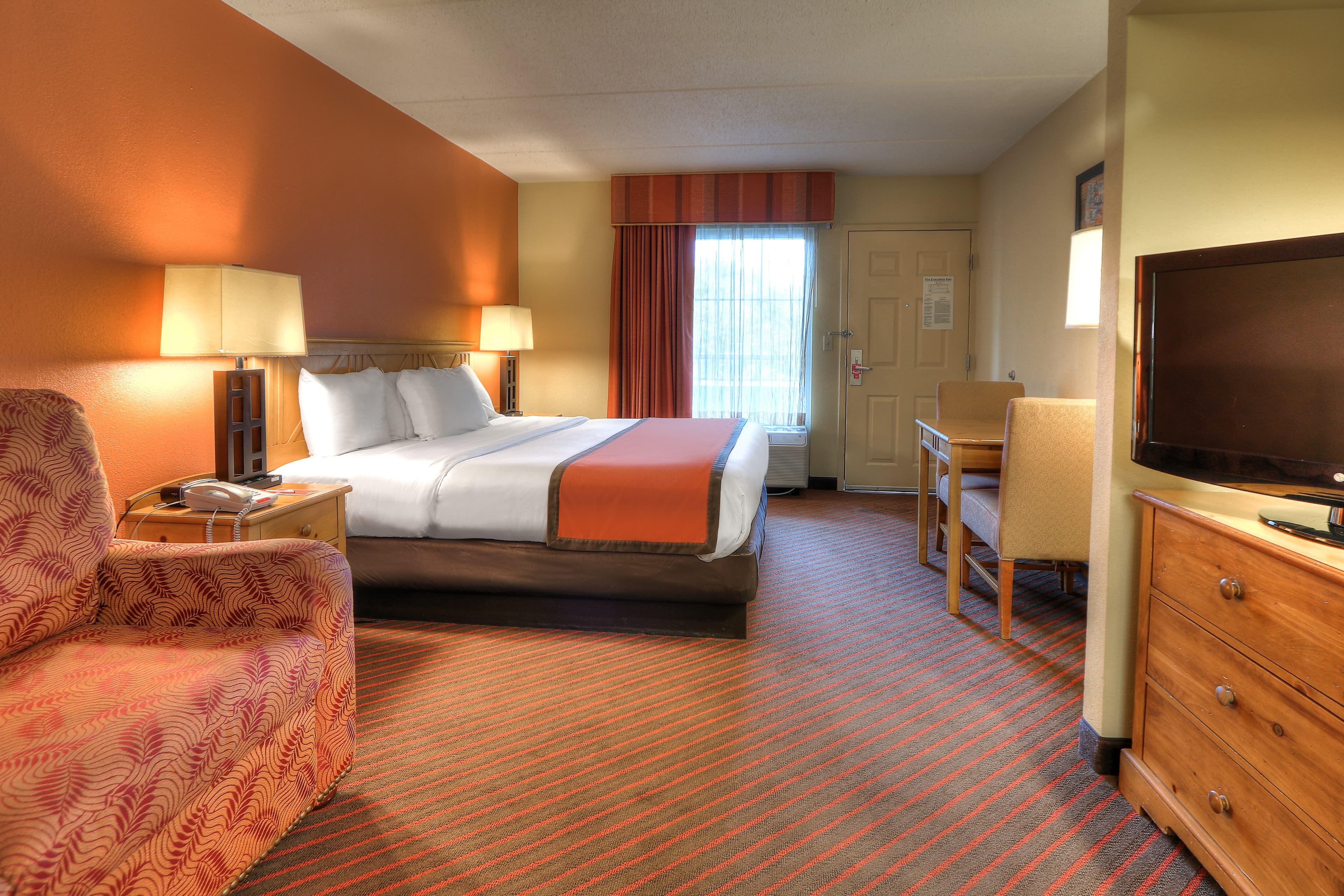 Econo Lodge Pigeon Forge Riverside — 49