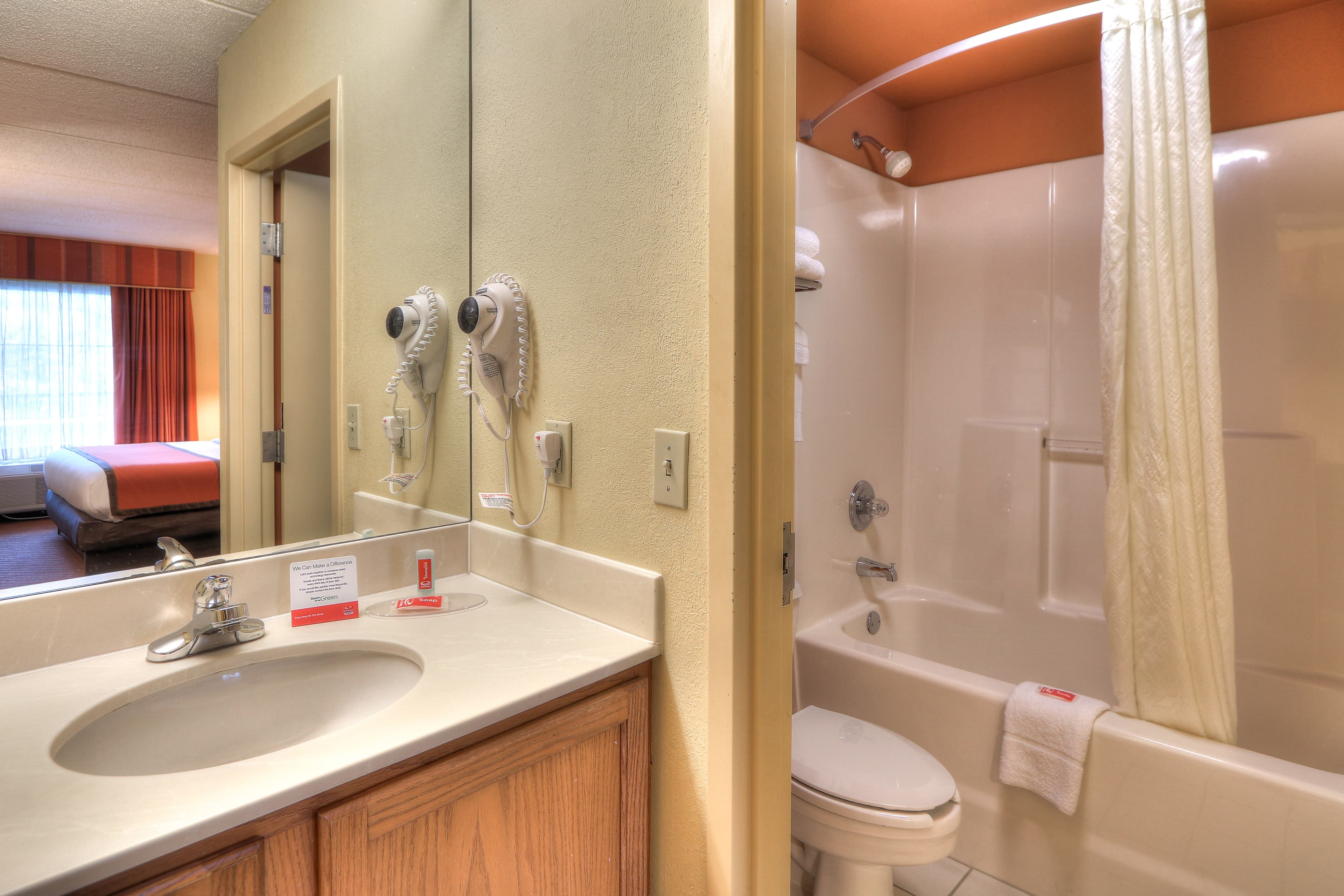 Econo Lodge Pigeon Forge Riverside — 52