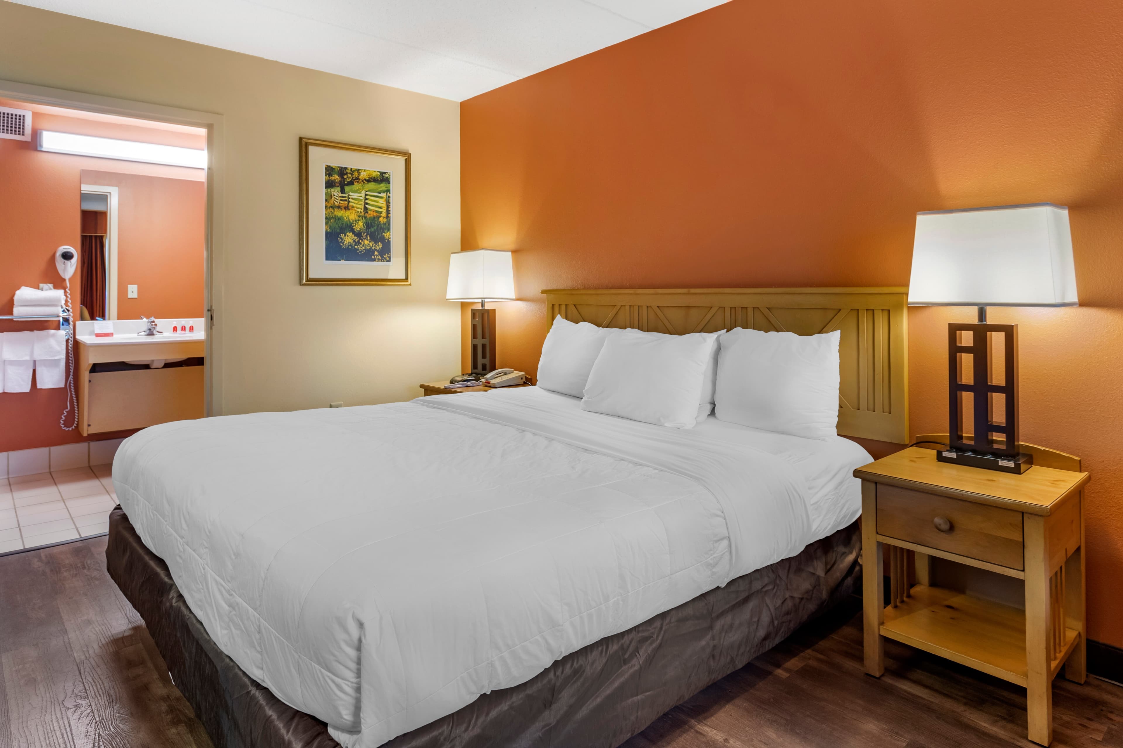 Econo Lodge Pigeon Forge Riverside — 7