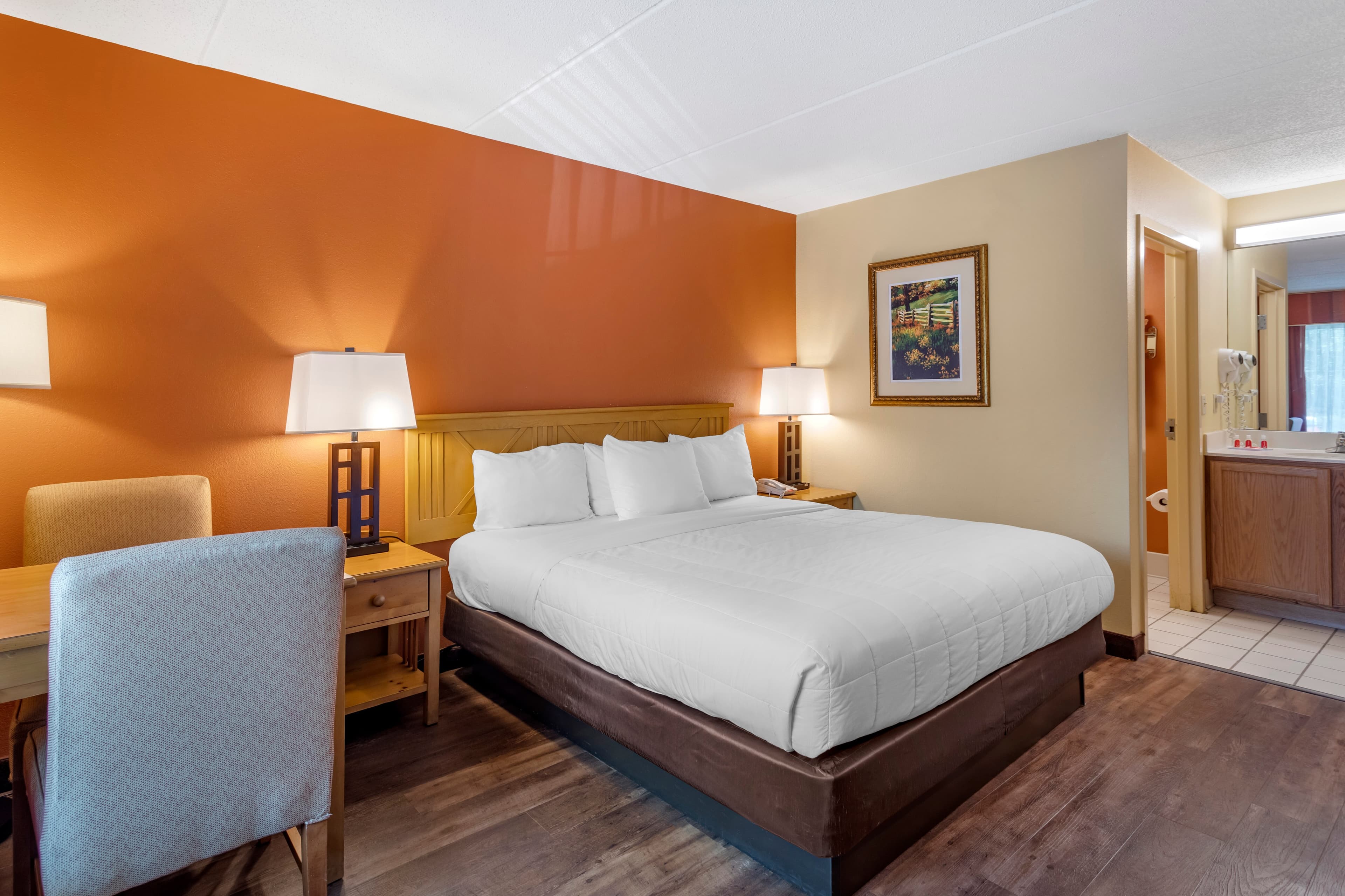 Econo Lodge Pigeon Forge Riverside — 35