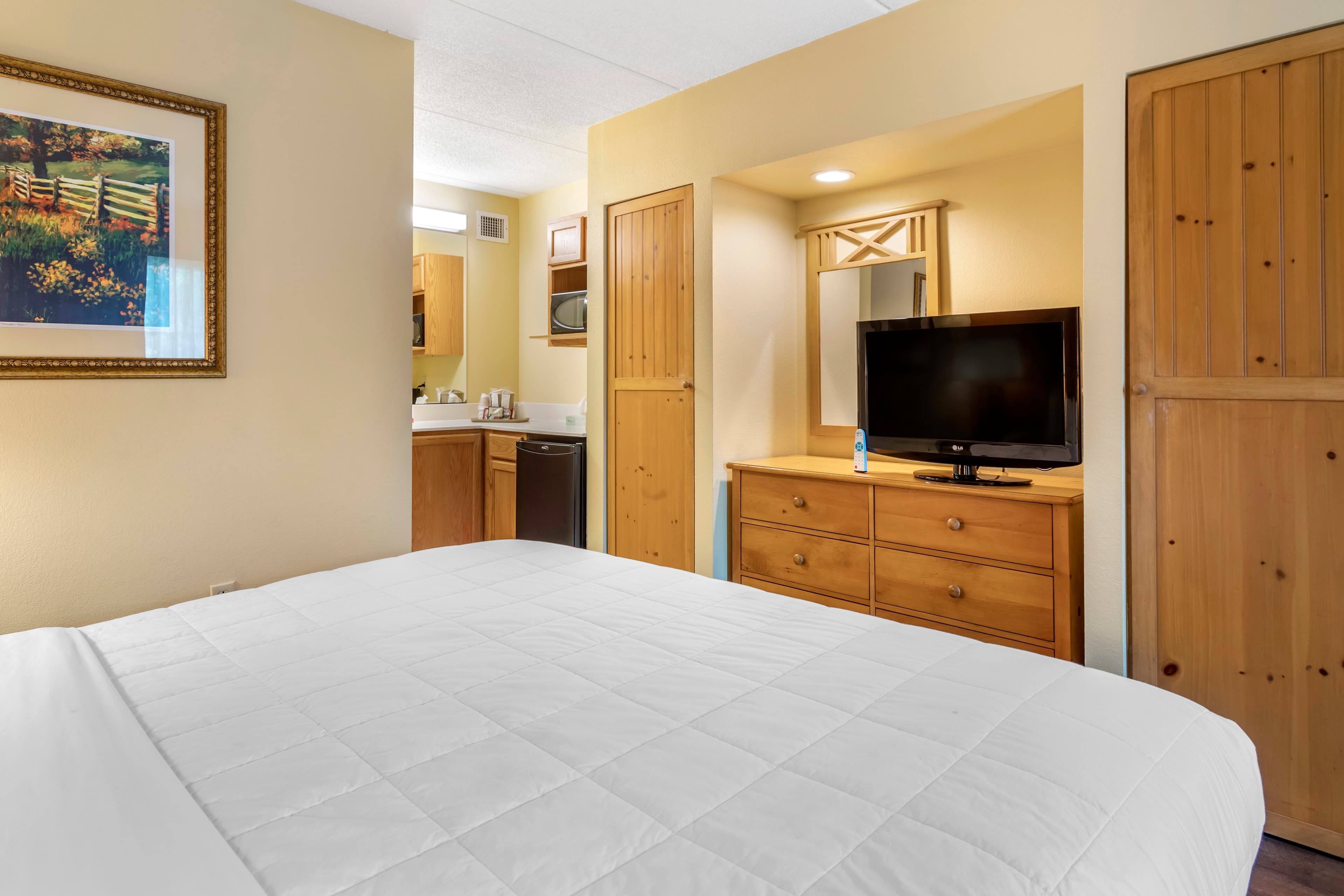 Econo Lodge Pigeon Forge Riverside — 39