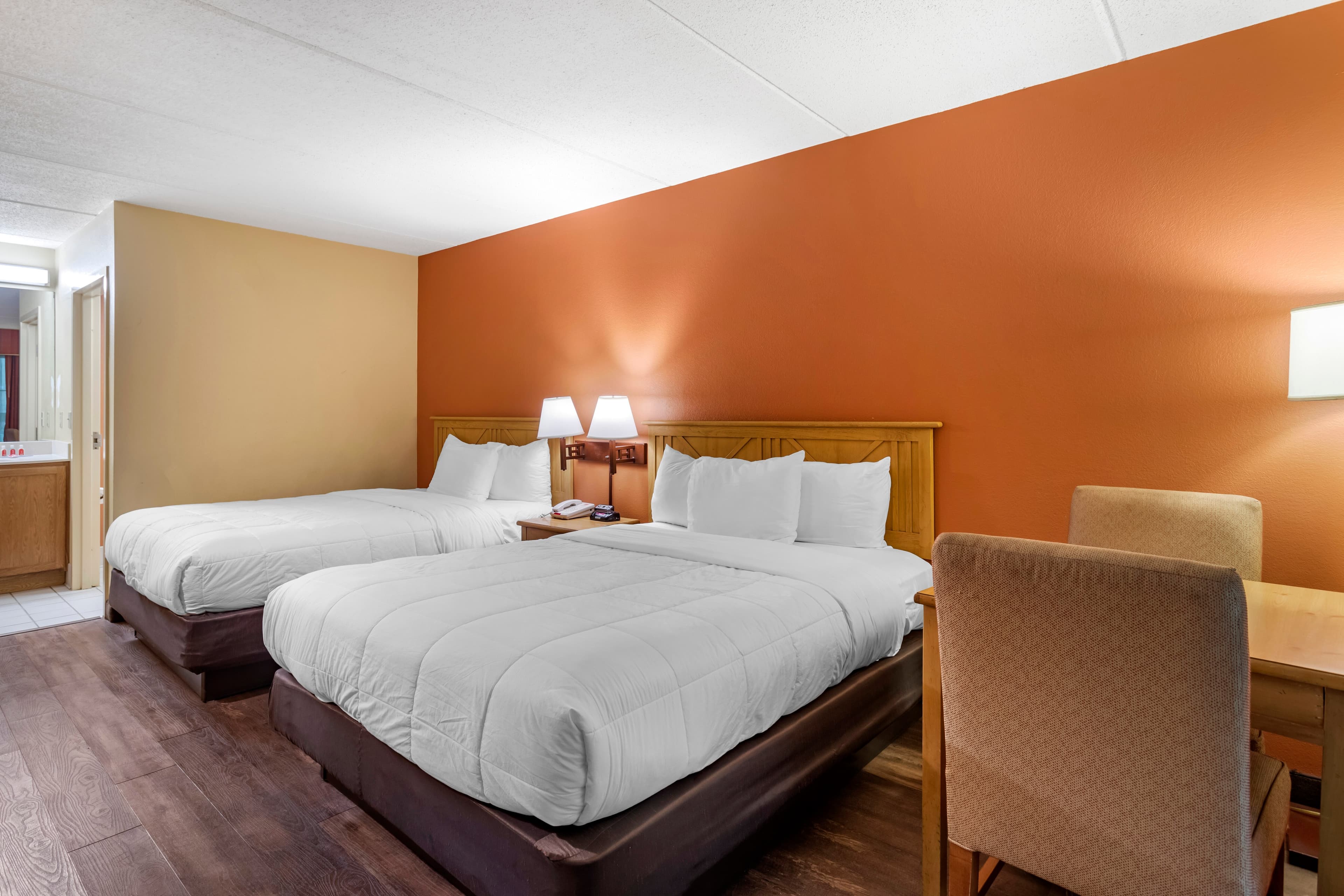 Econo Lodge Pigeon Forge Riverside — 111