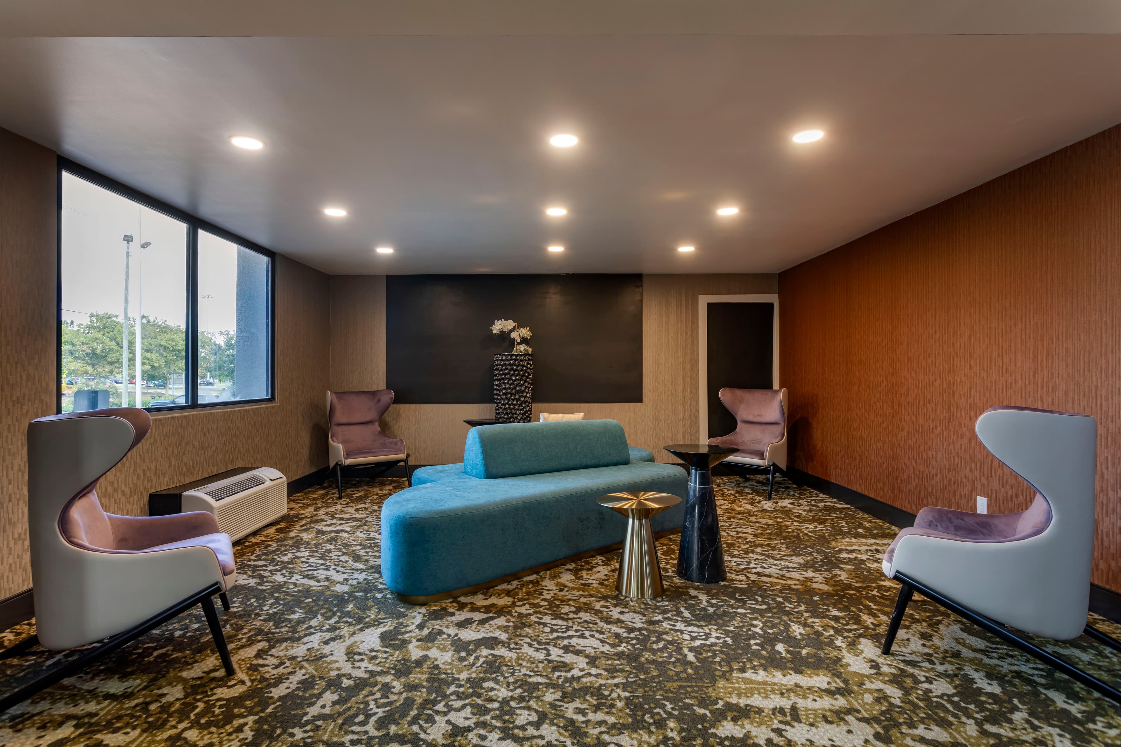 Comfort Inn & Suites Nashville Downtown - Stadium - Image 1