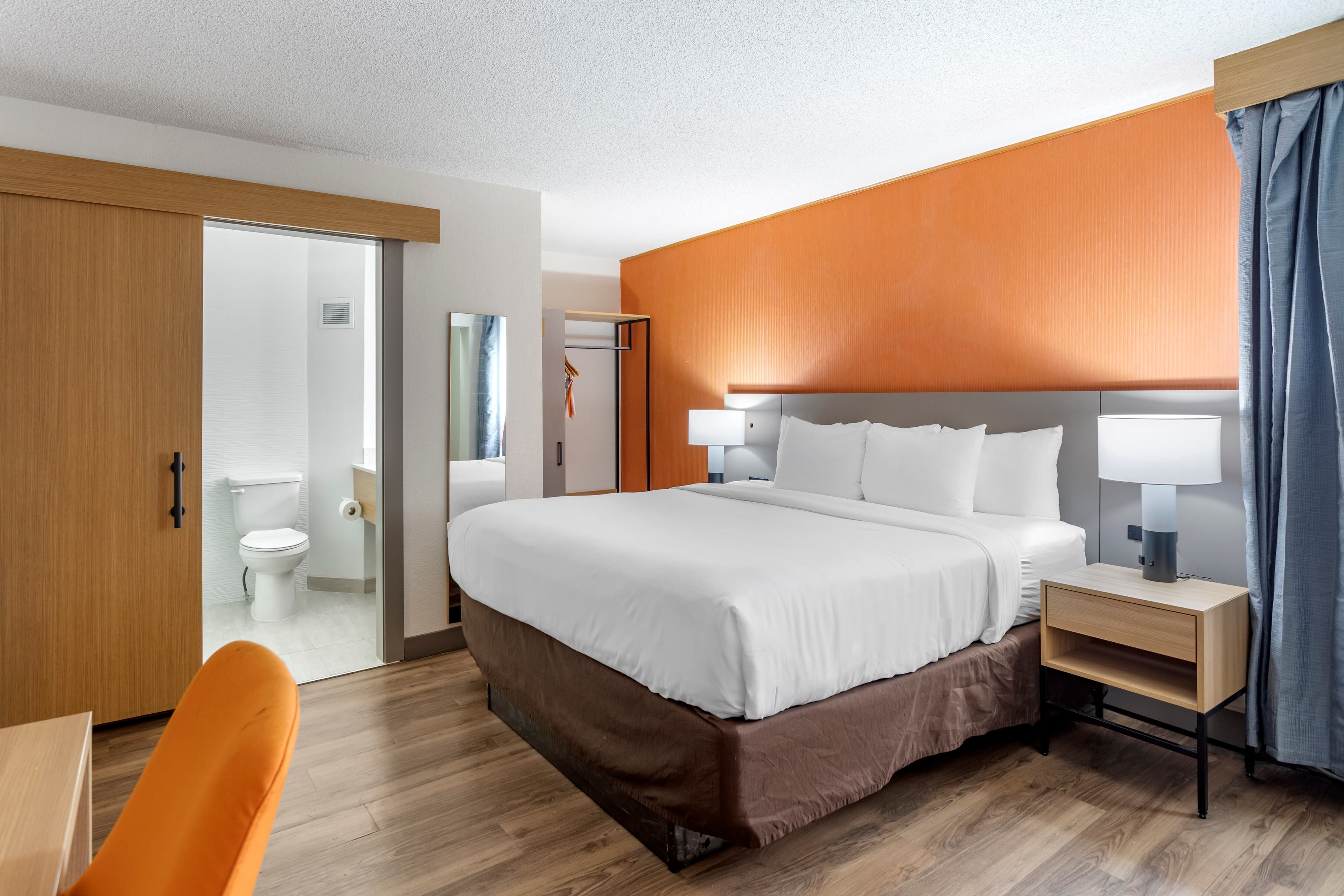 Comfort Inn & Suites Nashville Downtown - Stadium - Image 2