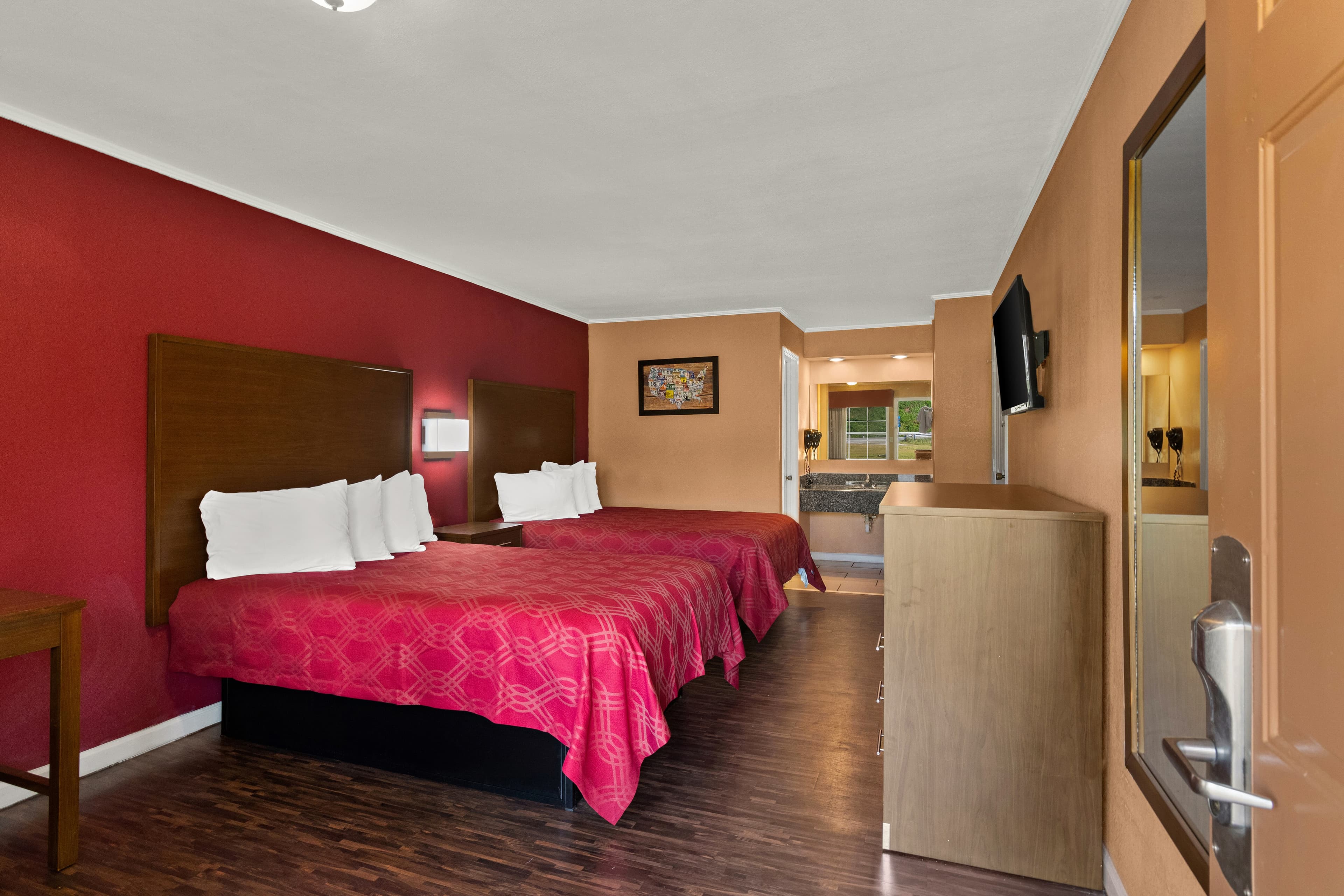 Econo Lodge Cornersville I-65 - Image 2
