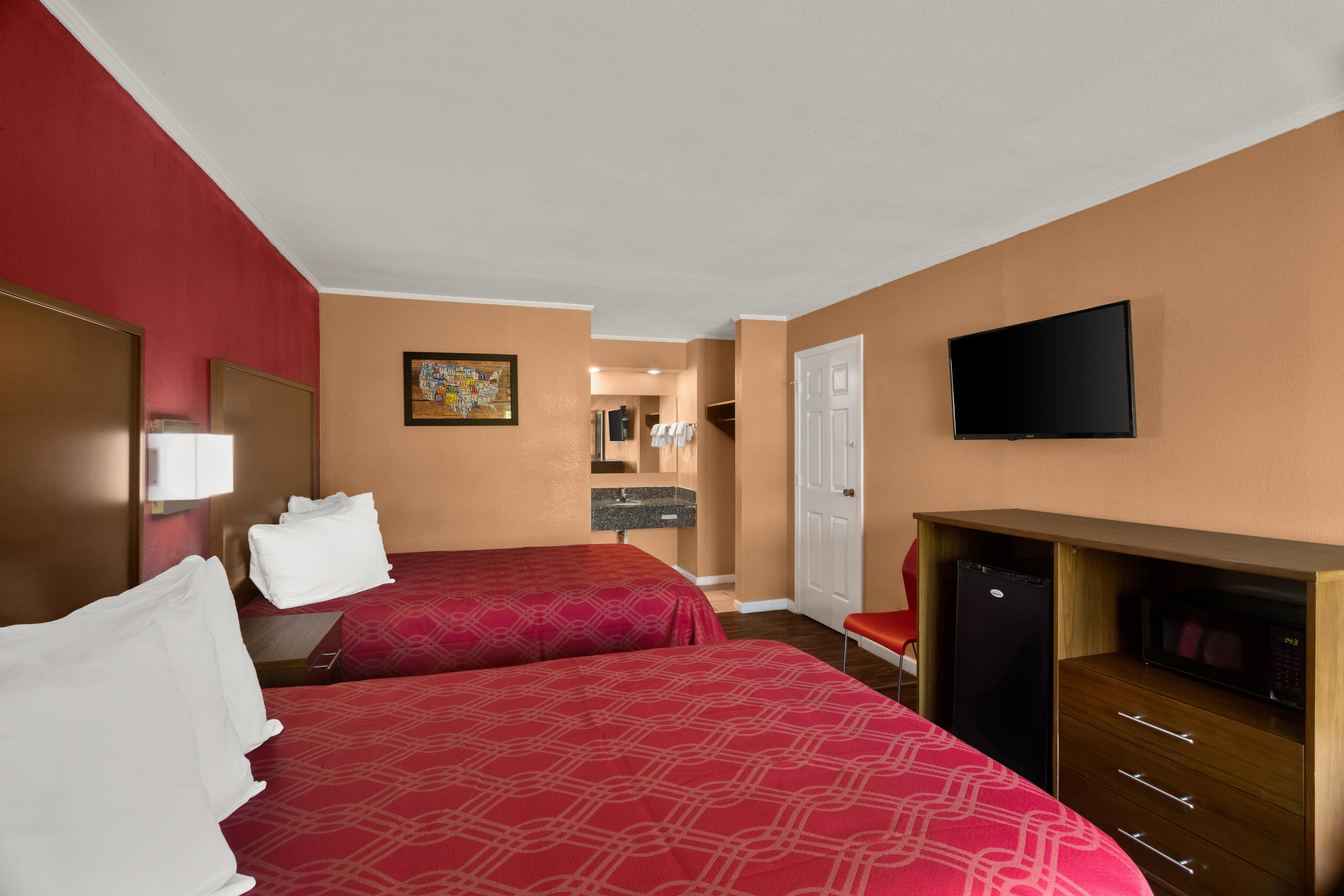 Econo Lodge Cornersville I-65 - Image 4