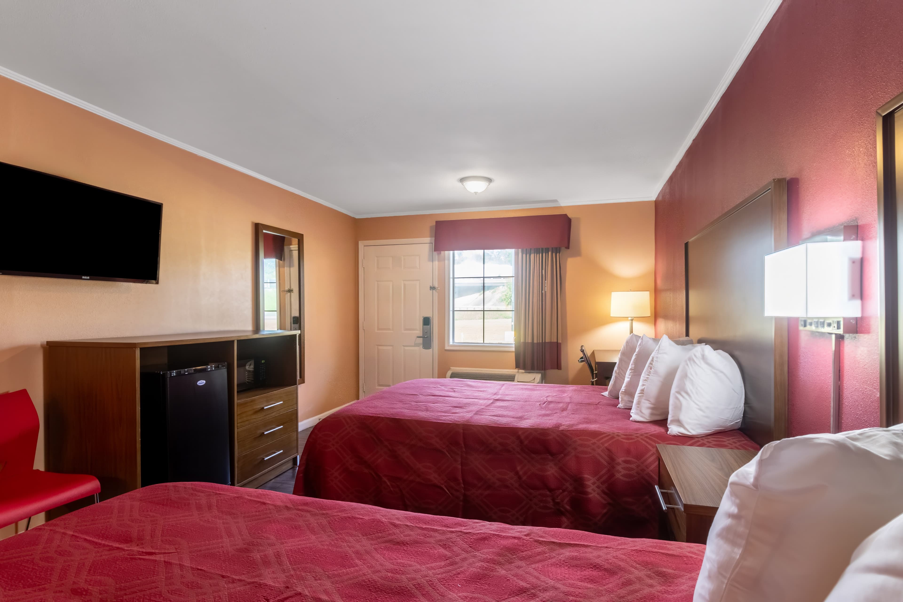 Econo Lodge Cornersville I-65 — 6