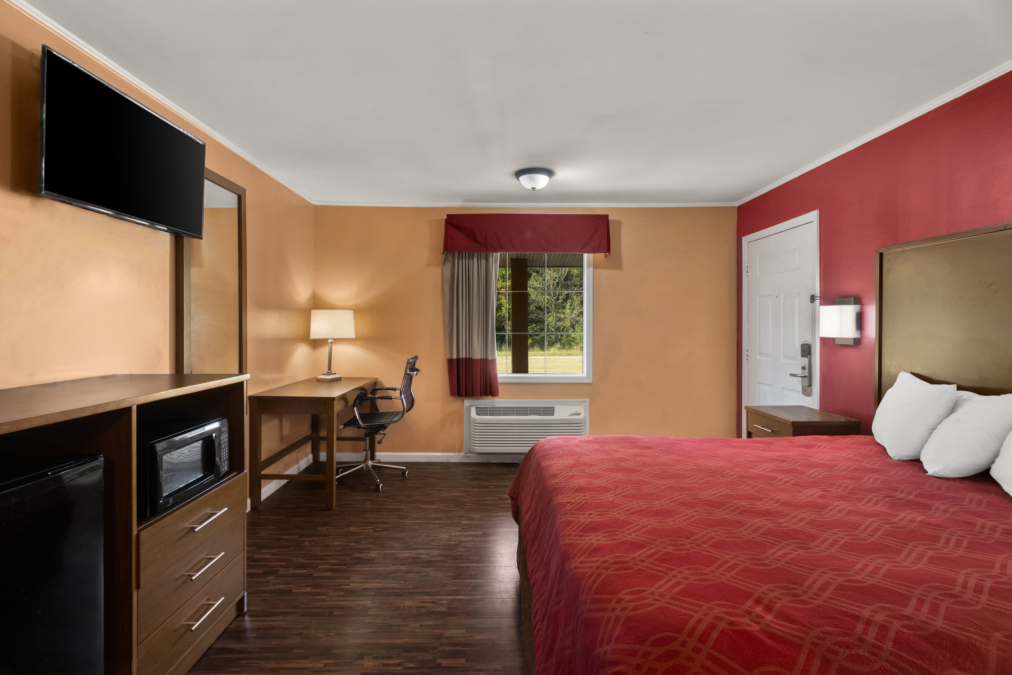 Econo Lodge Cornersville I-65 — 15