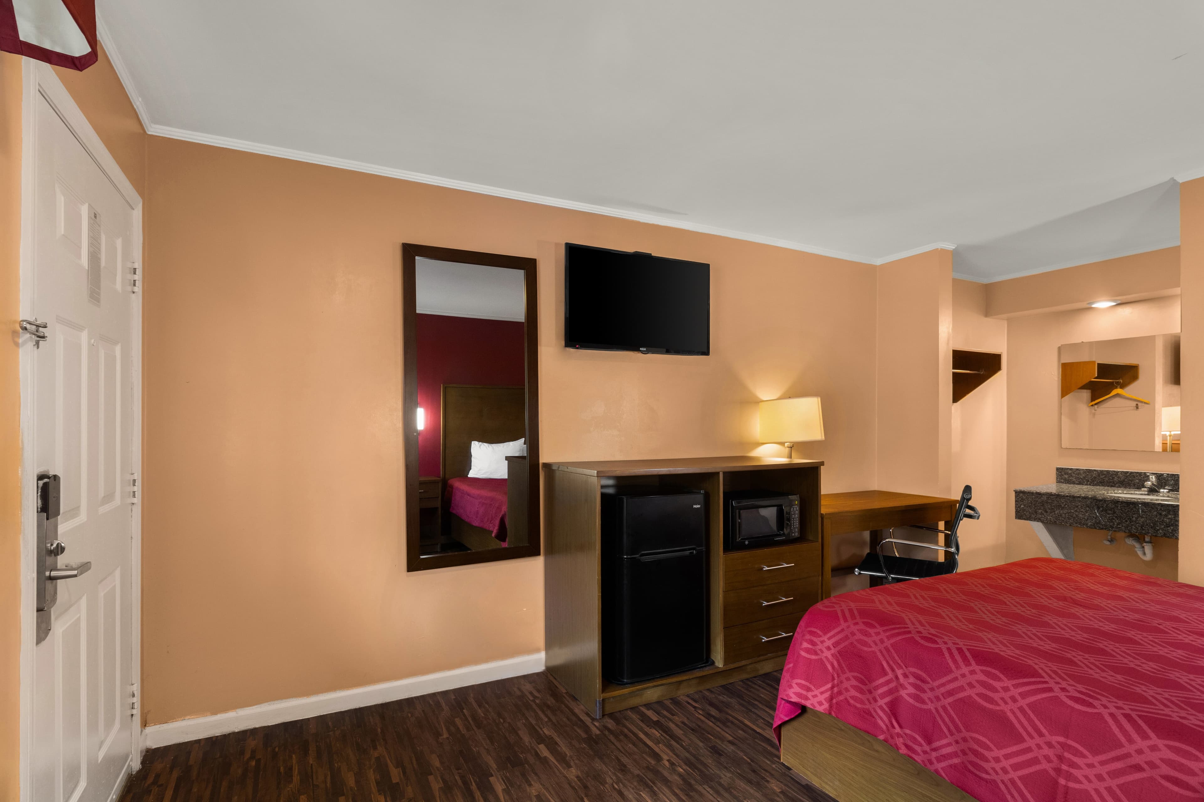 Econo Lodge Cornersville I-65 — 33