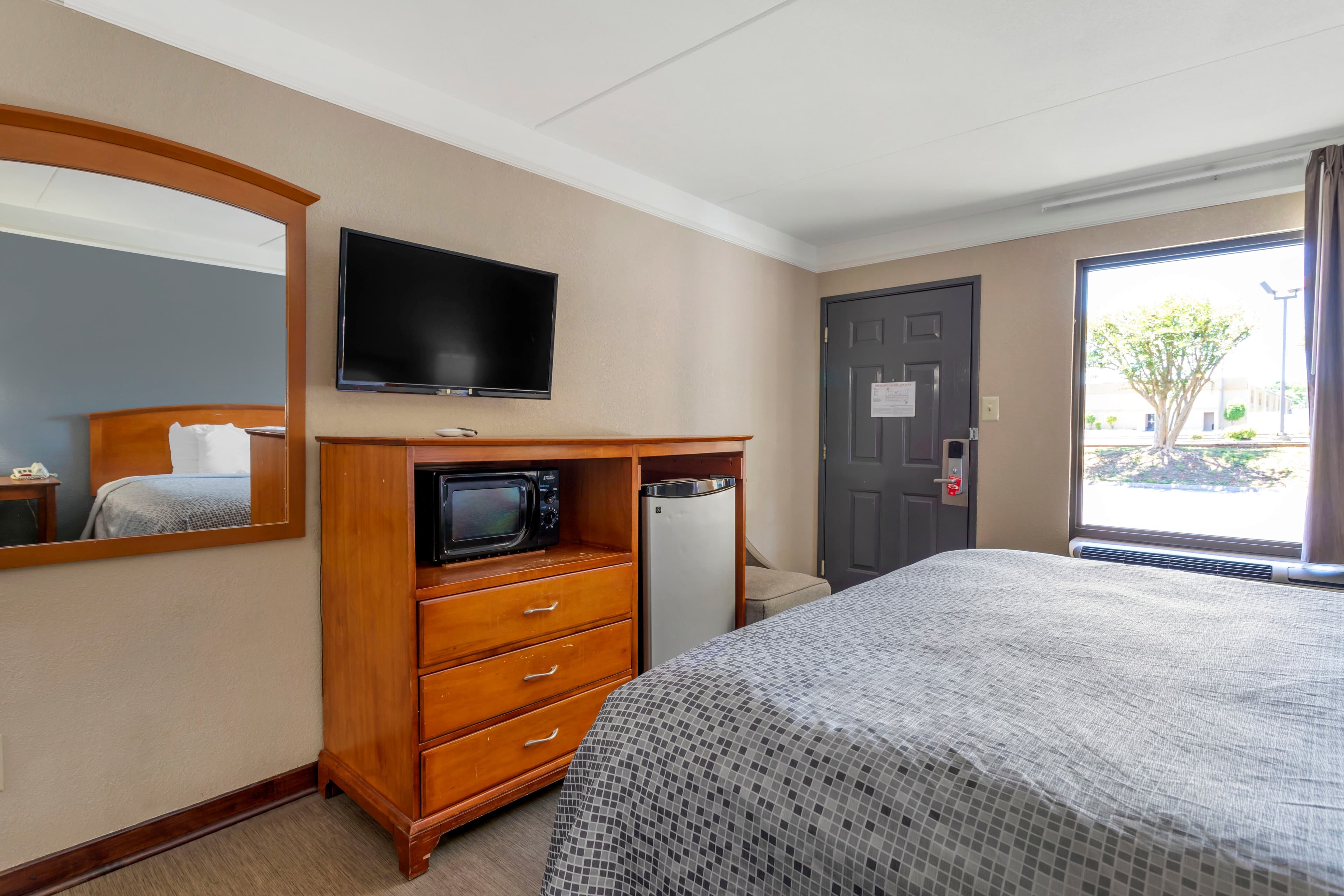 Econo Lodge Knoxville North — 13