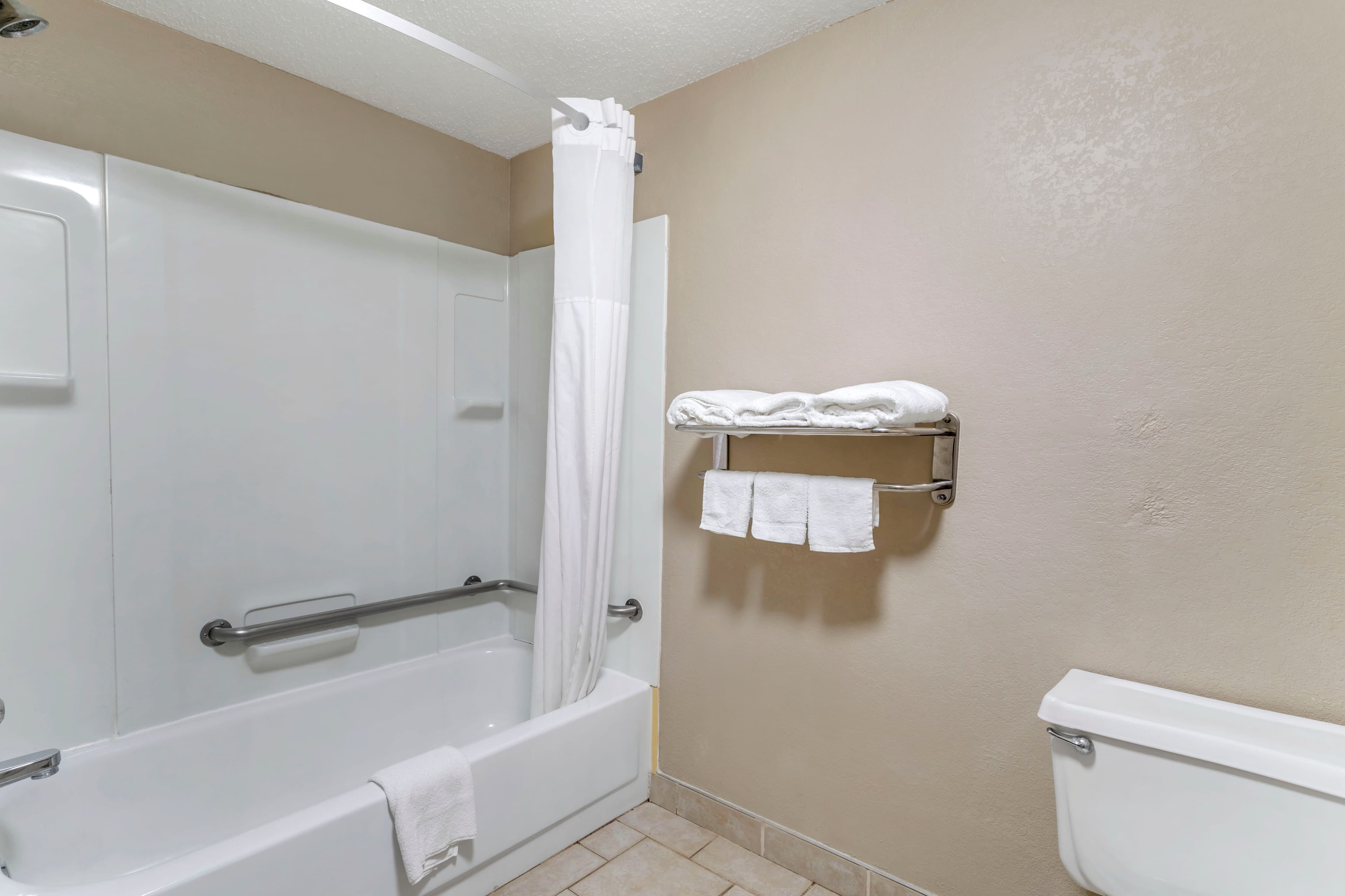Econo Lodge Knoxville North — 15