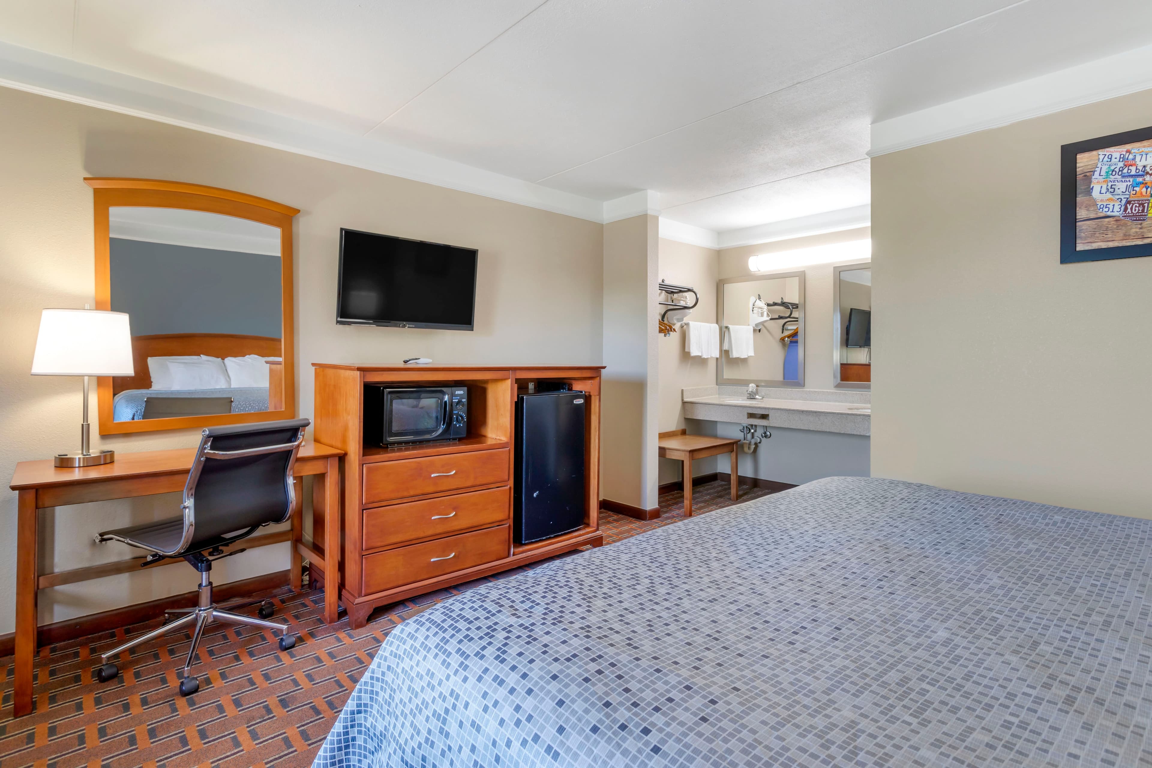 Econo Lodge Knoxville North - Image 4
