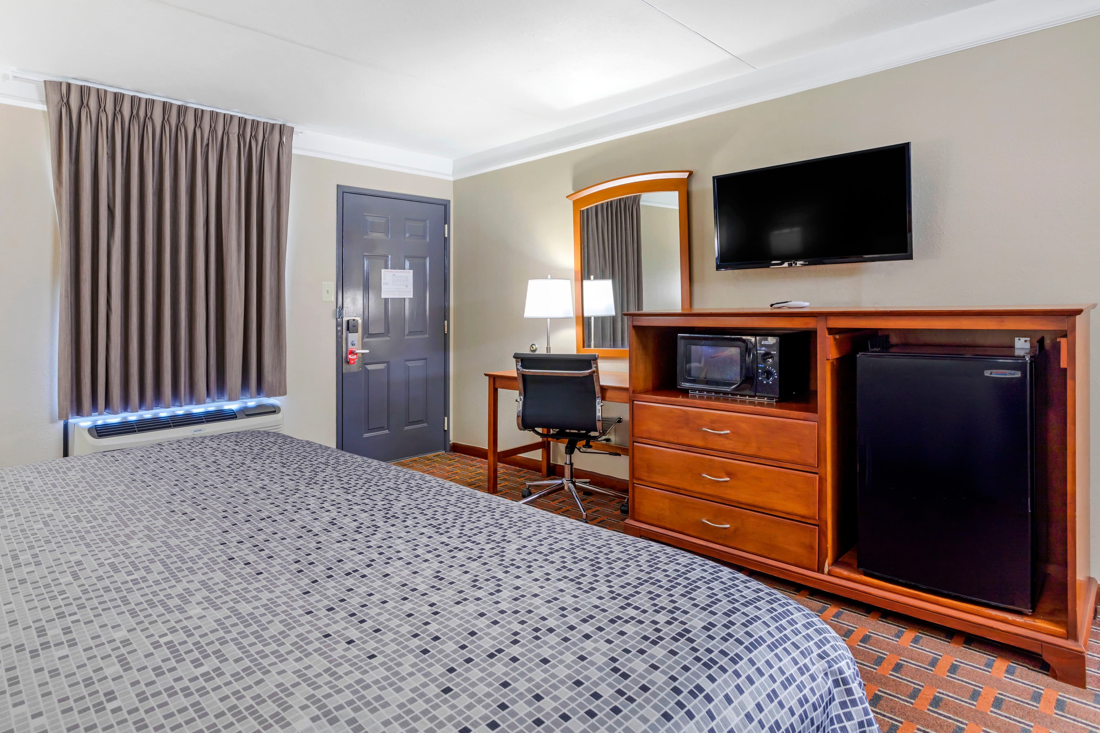 Econo Lodge Knoxville North - Image 5