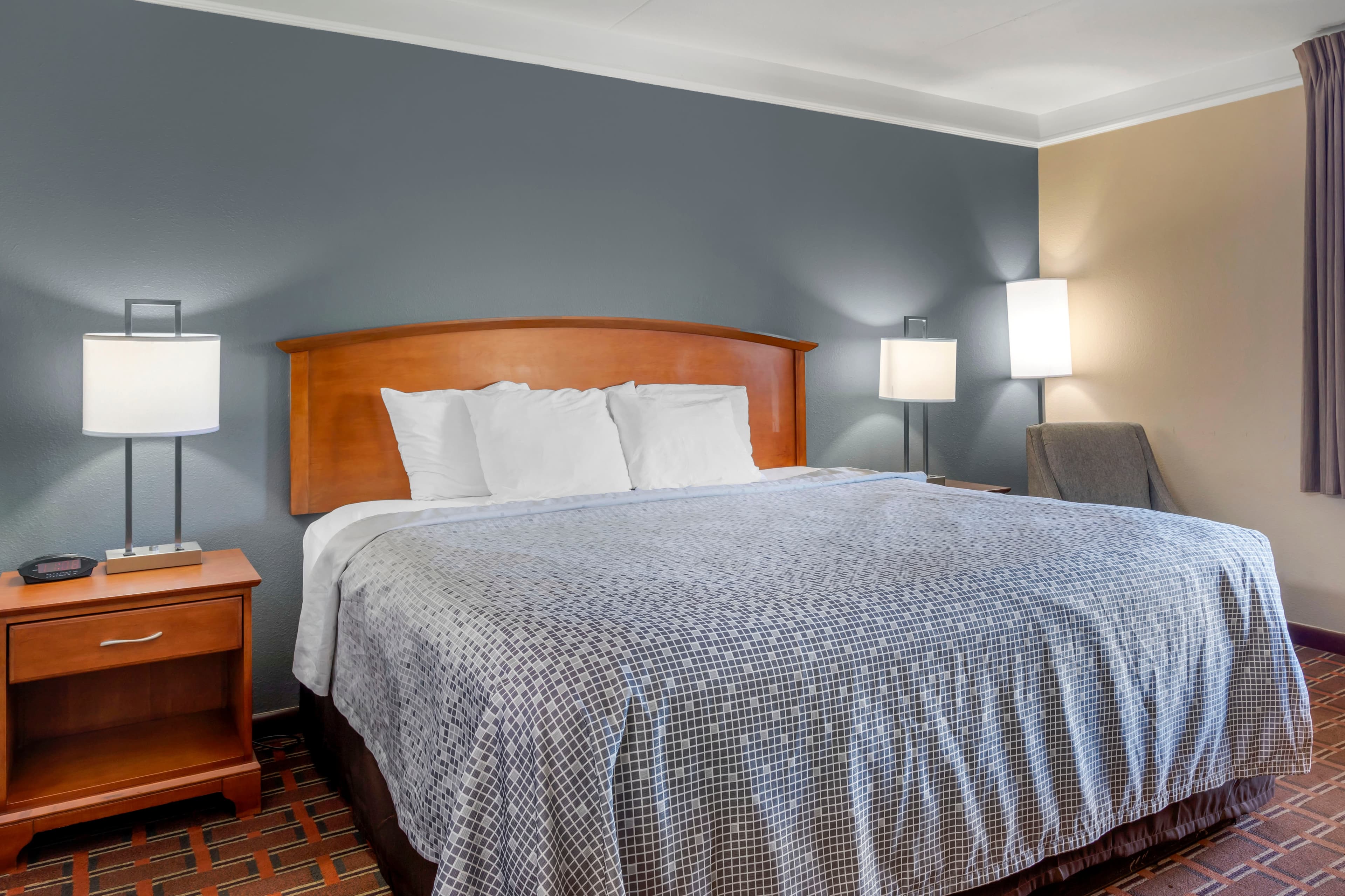 Econo Lodge Knoxville North — 6