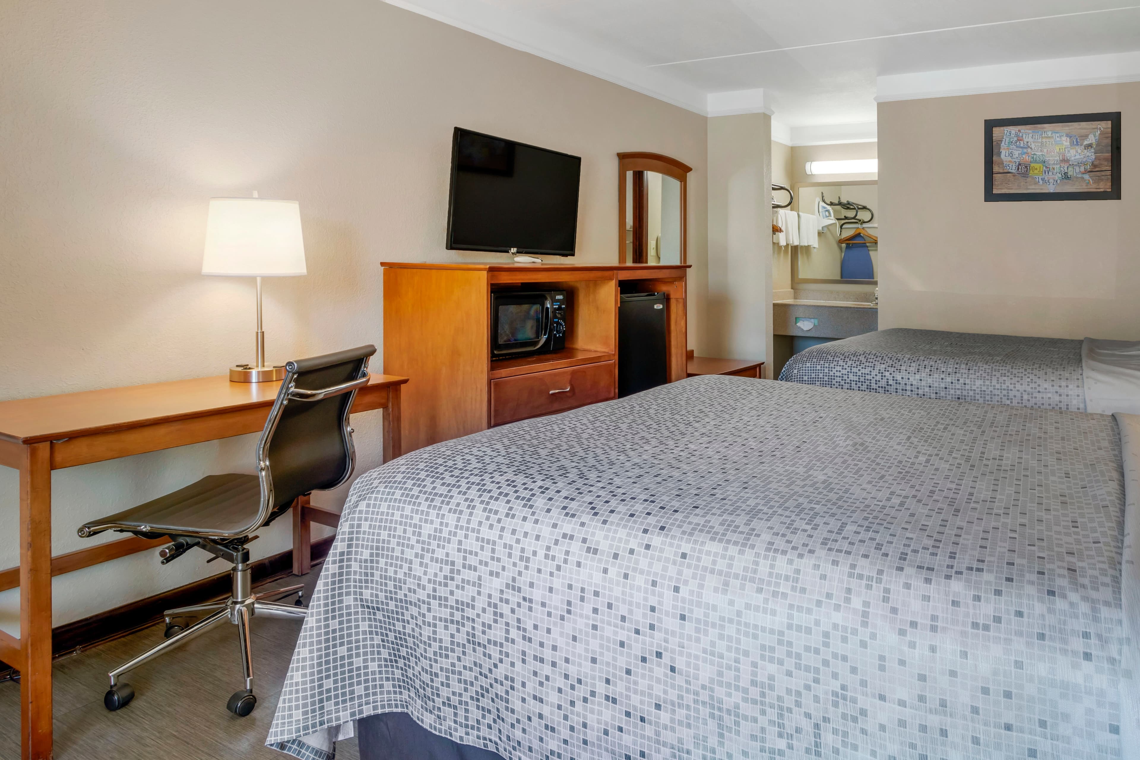 Econo Lodge Knoxville North — 26