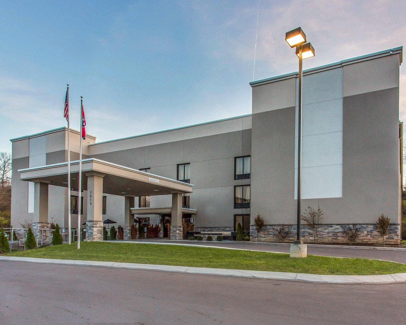 Quality Suites Nashville Airport - Image 1